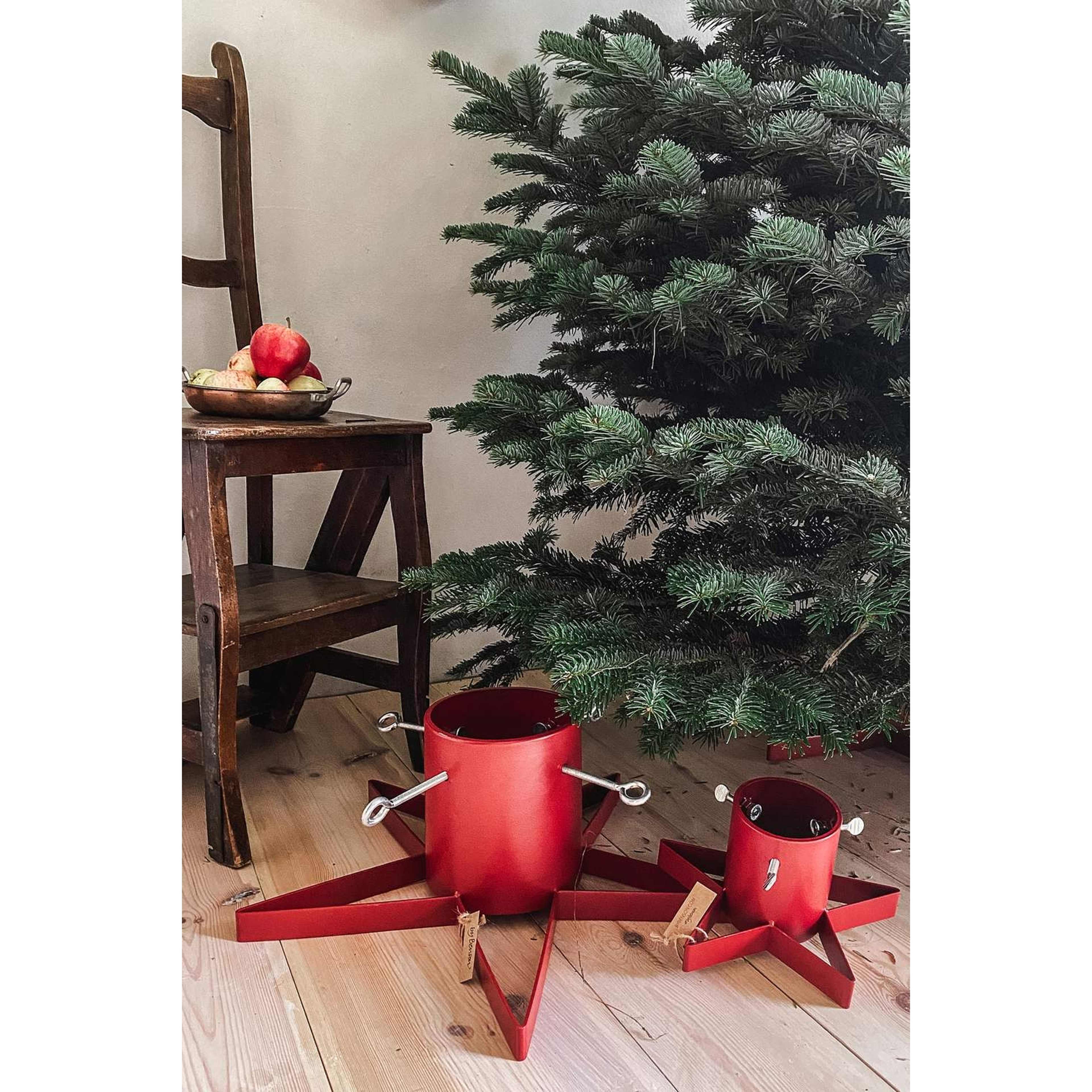 Julgransfot Stand Star, från by Benson, i färgen röd. Klicka för att öppna bilden i stort format