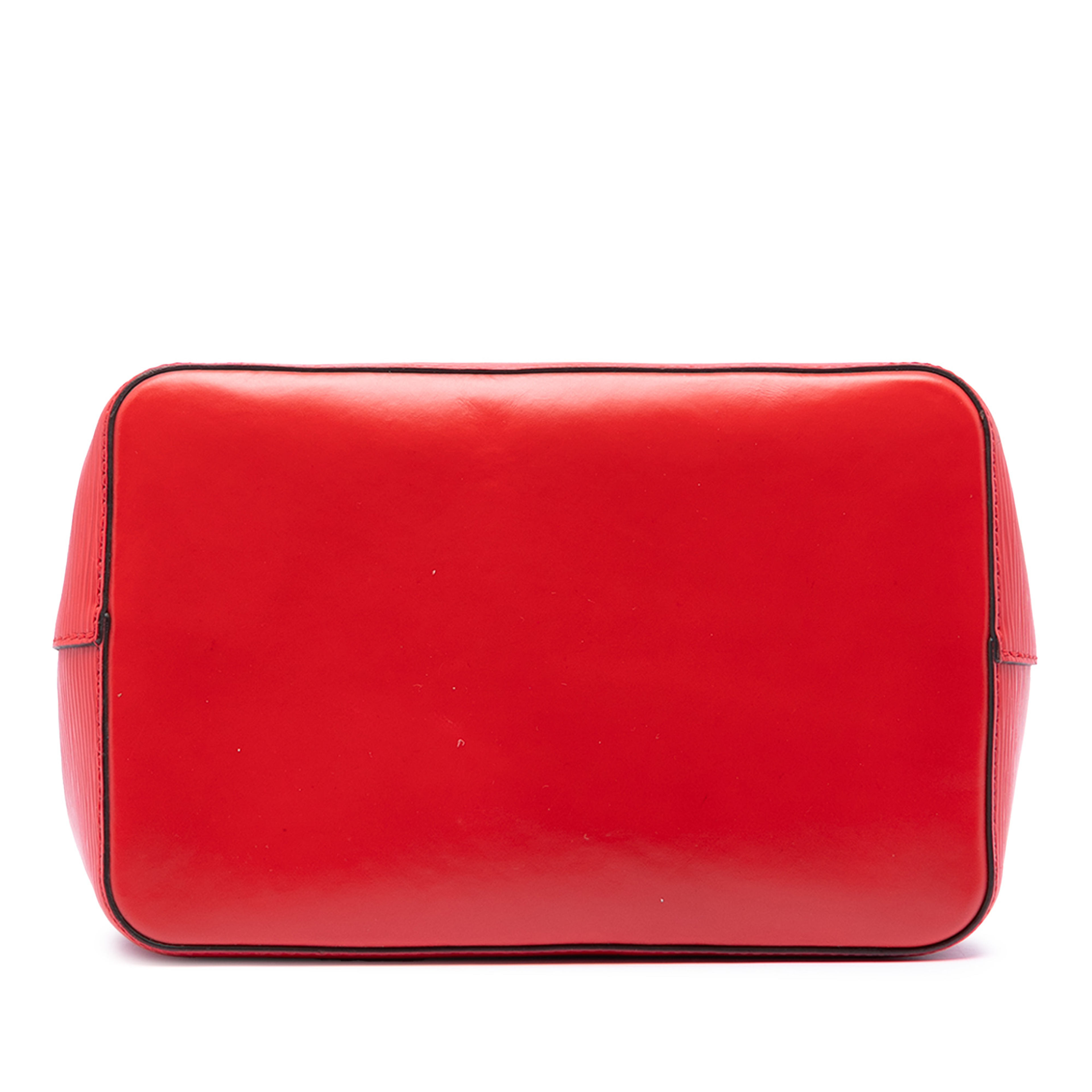 Louis Vuitton Epi Neonoe Mm, från Luxclusif, i färgen red. Klicka för att öppna bilden i stort format