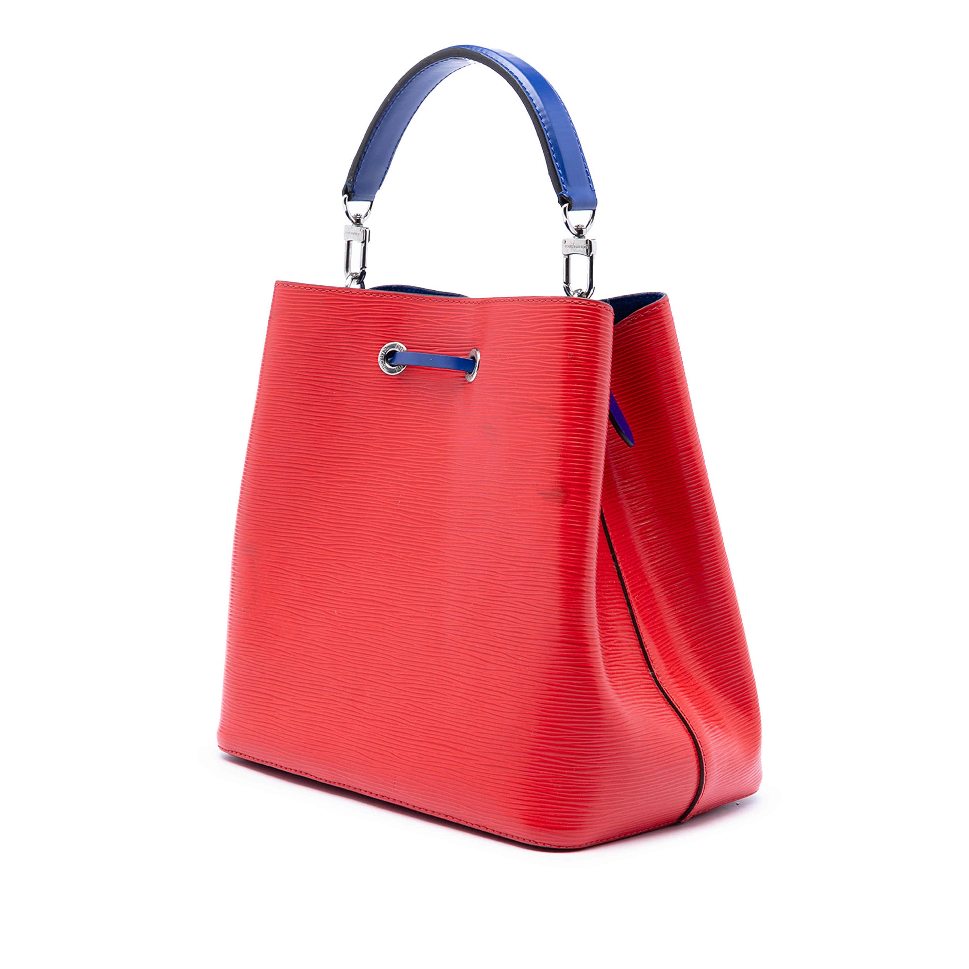 Louis Vuitton Epi Neonoe Mm, från Luxclusif, i färgen red. Klicka för att öppna bilden i stort format