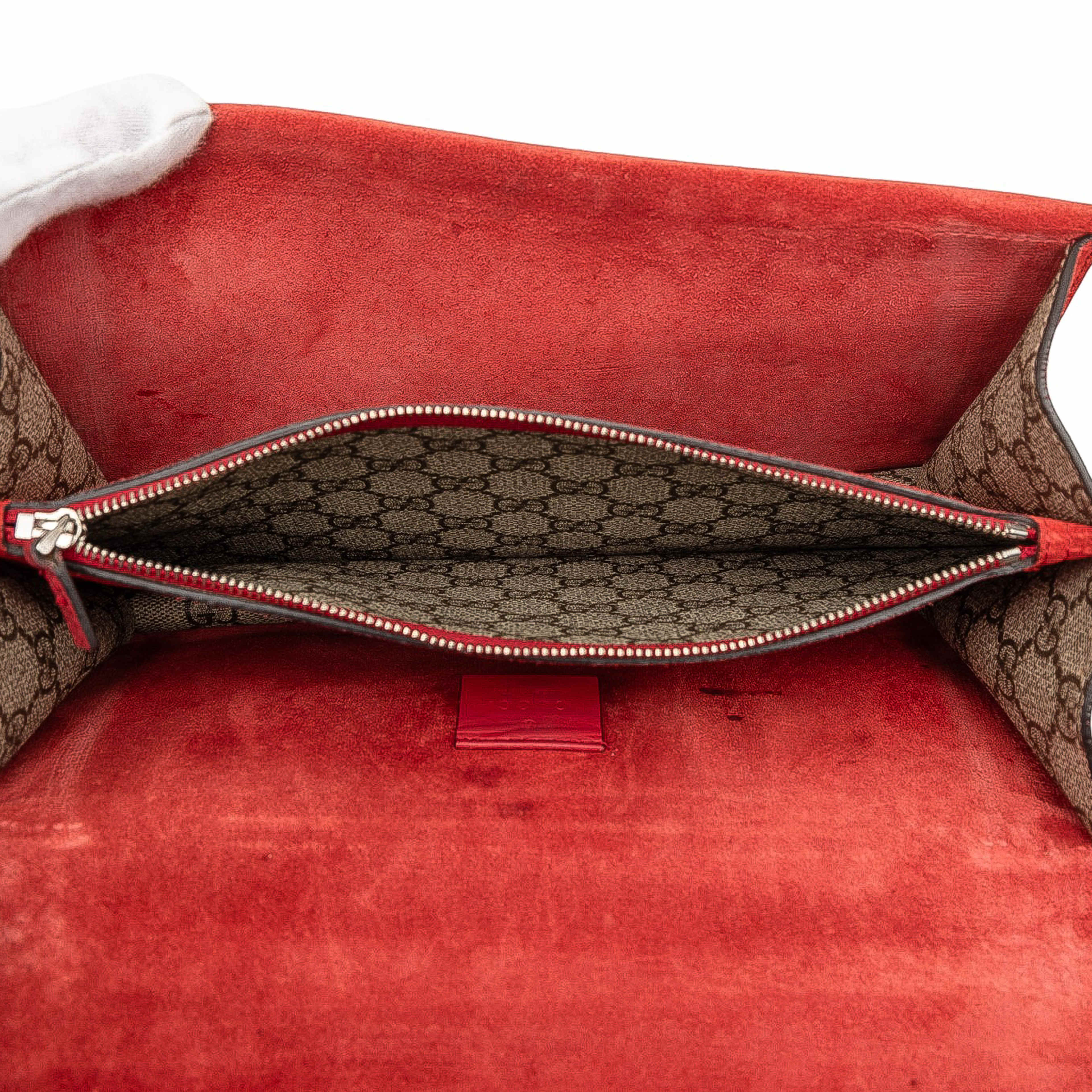 Gucci Medium Gg Supreme Dionysus Shoulder Bag, från Luxclusif, i färgen beige. Klicka för att öppna bilden i stort format