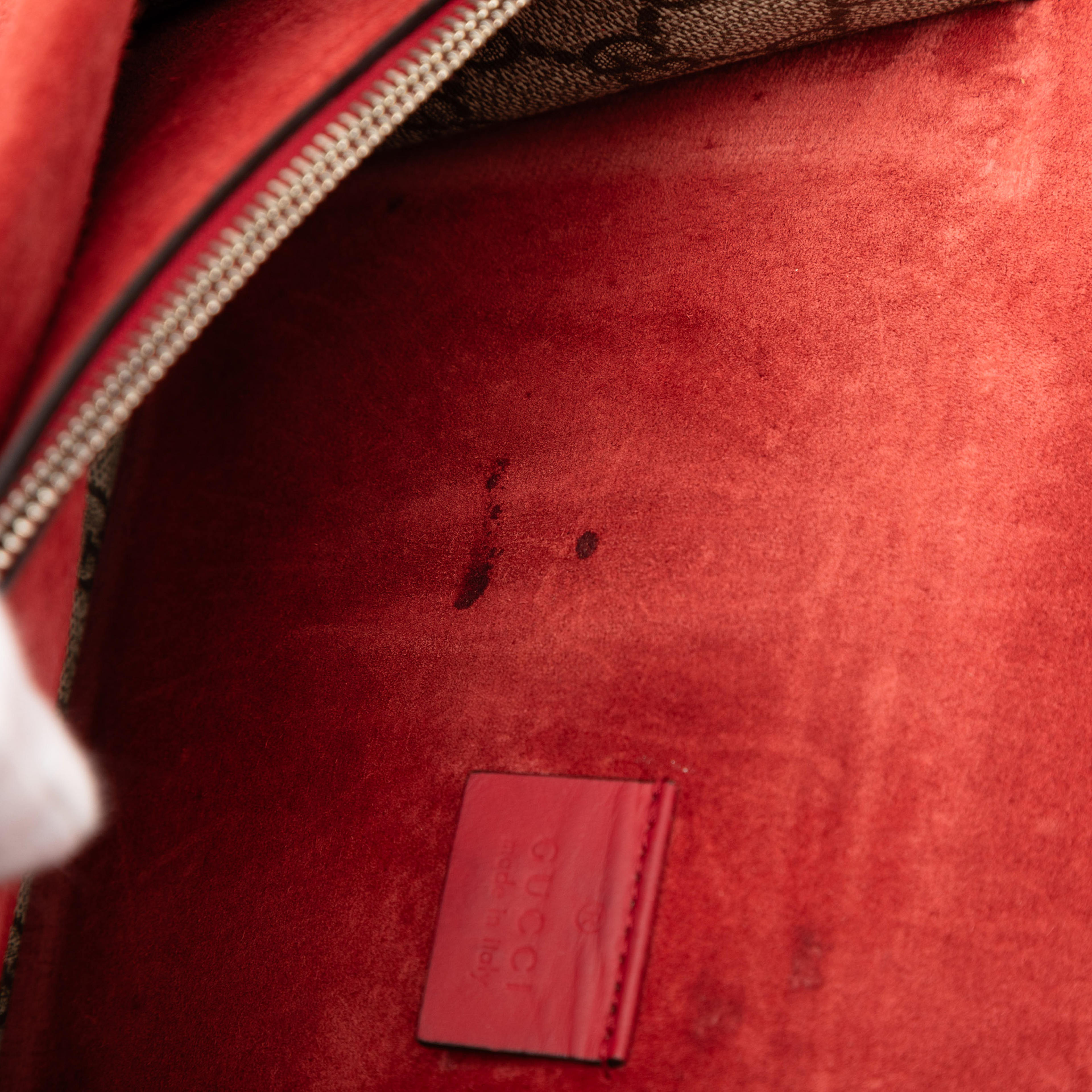 Gucci Medium Gg Supreme Dionysus Shoulder Bag, från Luxclusif, i färgen beige. Klicka för att öppna bilden i stort format