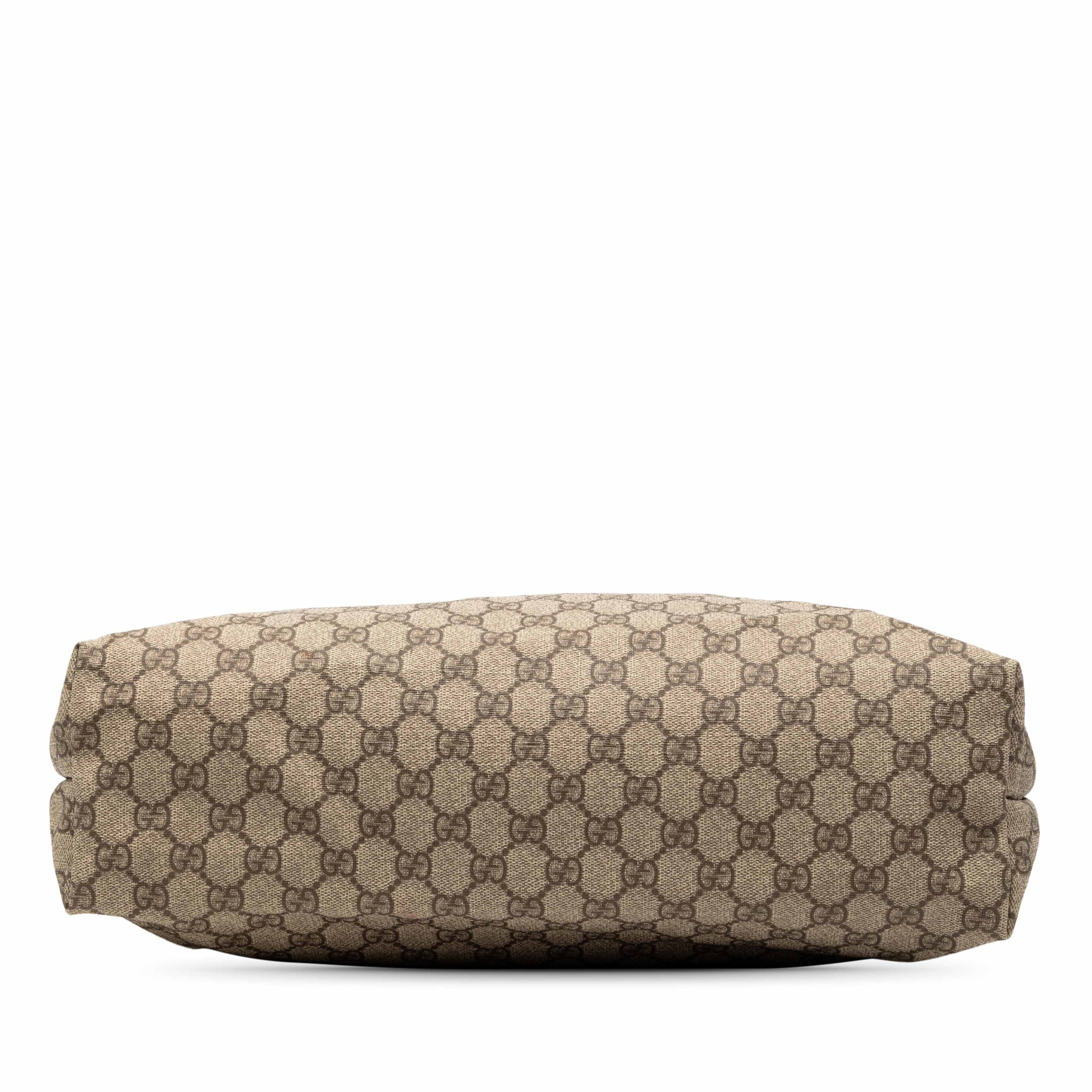 Gucci Medium Gg Supreme Web Loop Tote, från Luxclusif, i färgen beige. Klicka för att öppna bilden i stort format