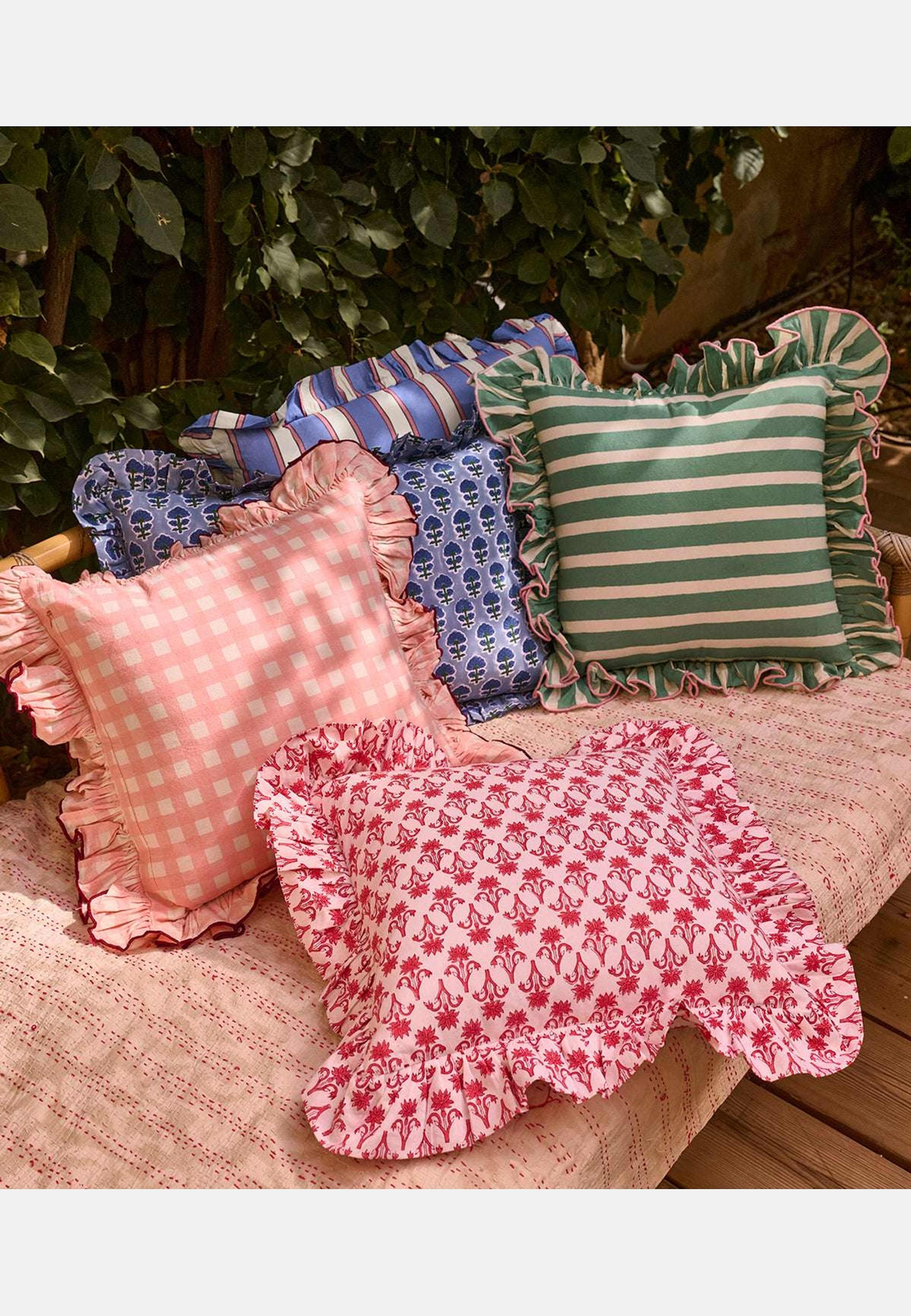 Lily Kuddfodral - 40x40 Cm, från Pick A Poppy, i färgen pink. Klicka för att öppna bilden i stort format