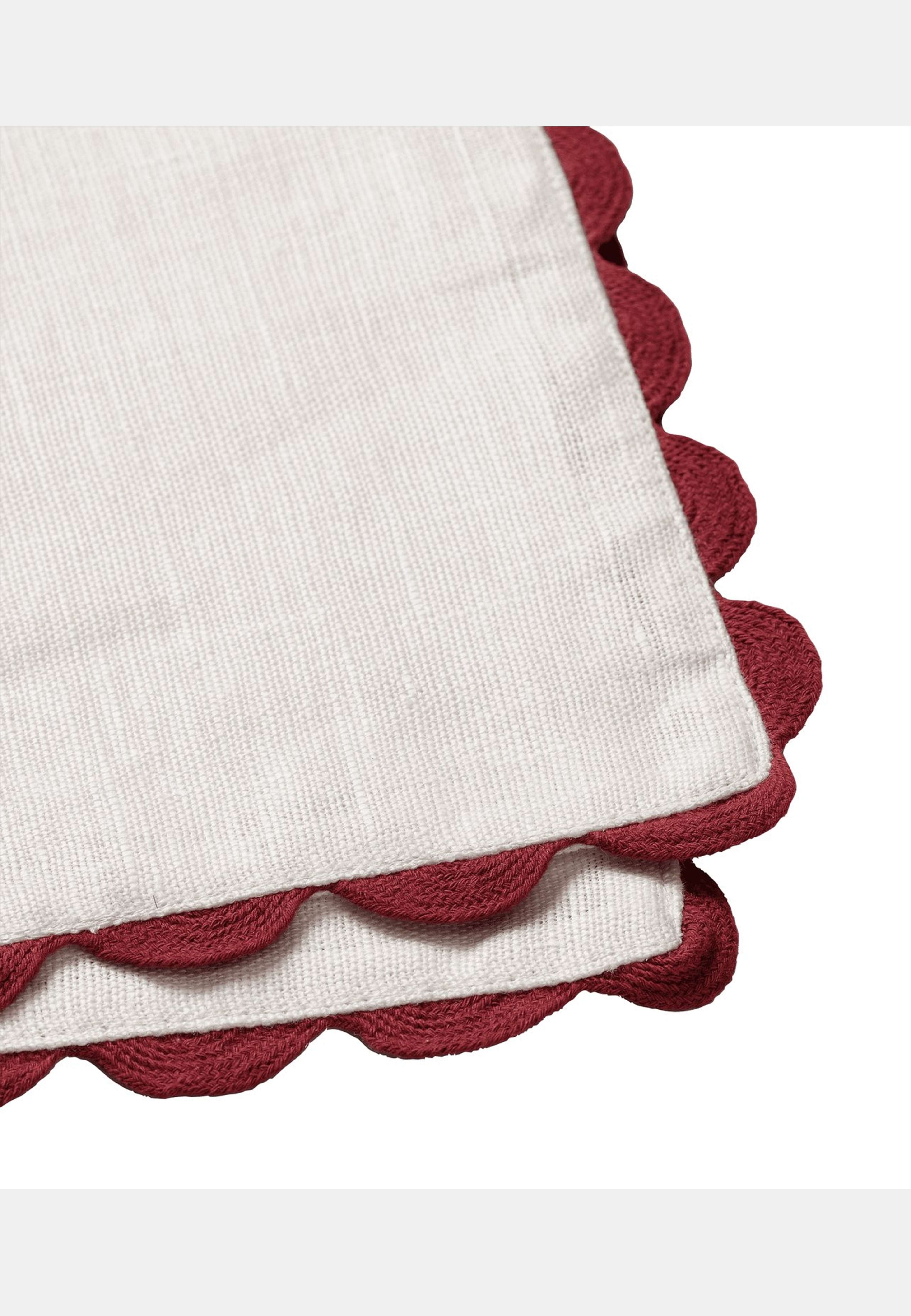 Willow Bordstablett - 33x48 Cm, från Pick A Poppy, i färgen red. Klicka för att öppna bilden i stort format