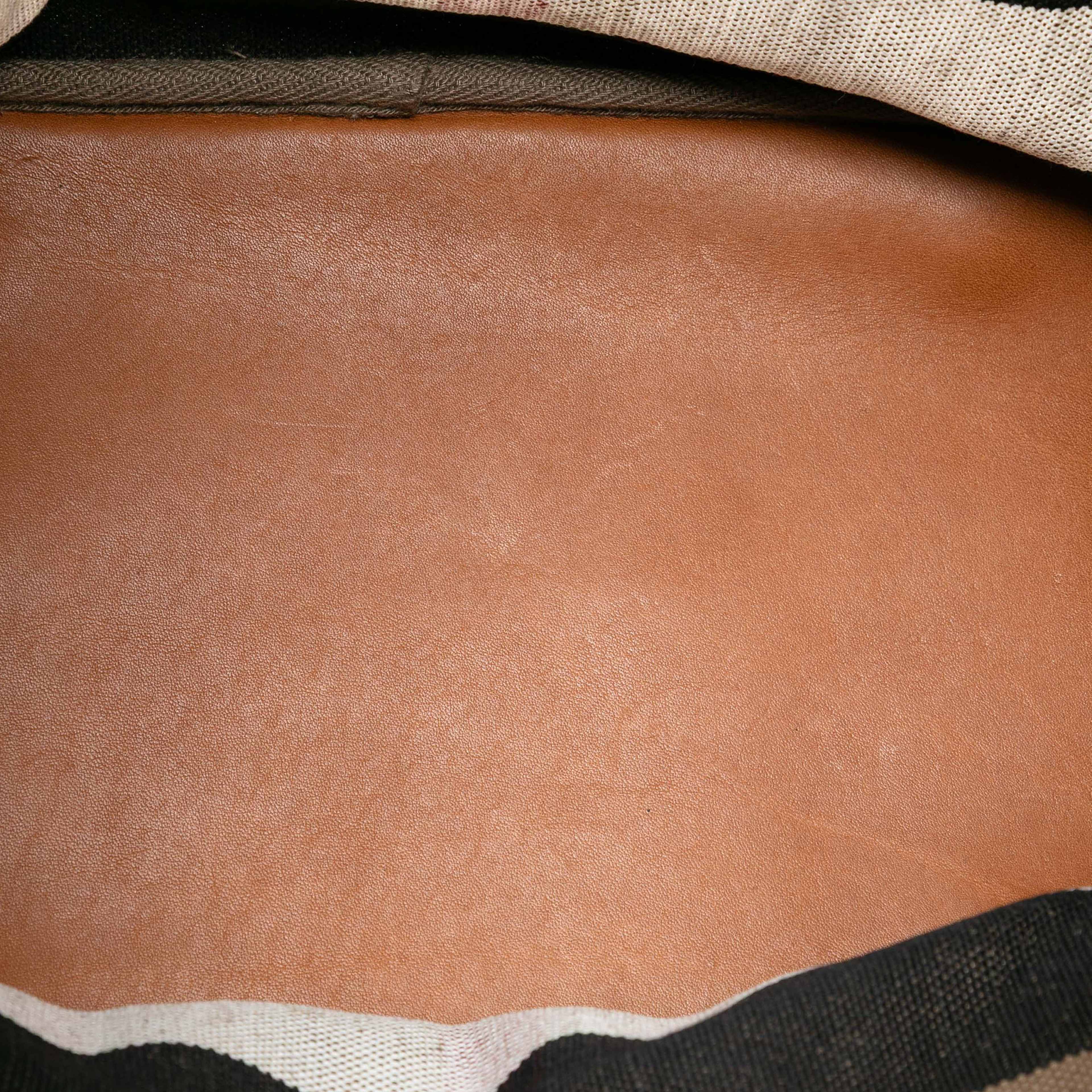 Burberry Medium Mega Check Canvas Ashby Bucket Bag, från Luxclusif, i färgen light brown. Klicka för att öppna bilden i stort format