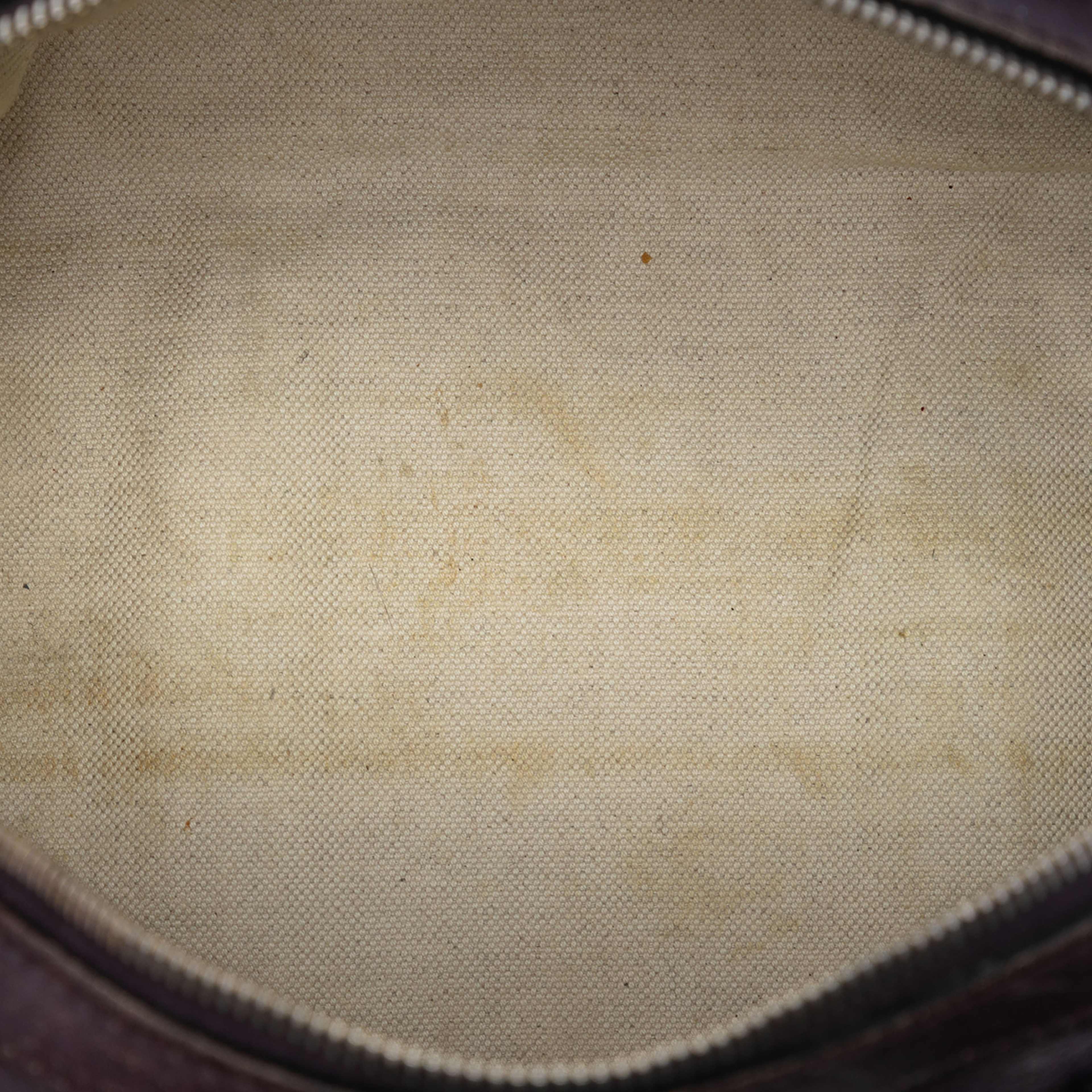 Gucci Small Guccissima Trimmed Leather Joy Boston Bag, från Luxclusif, i färgen plum. Klicka för att öppna bilden i stort format