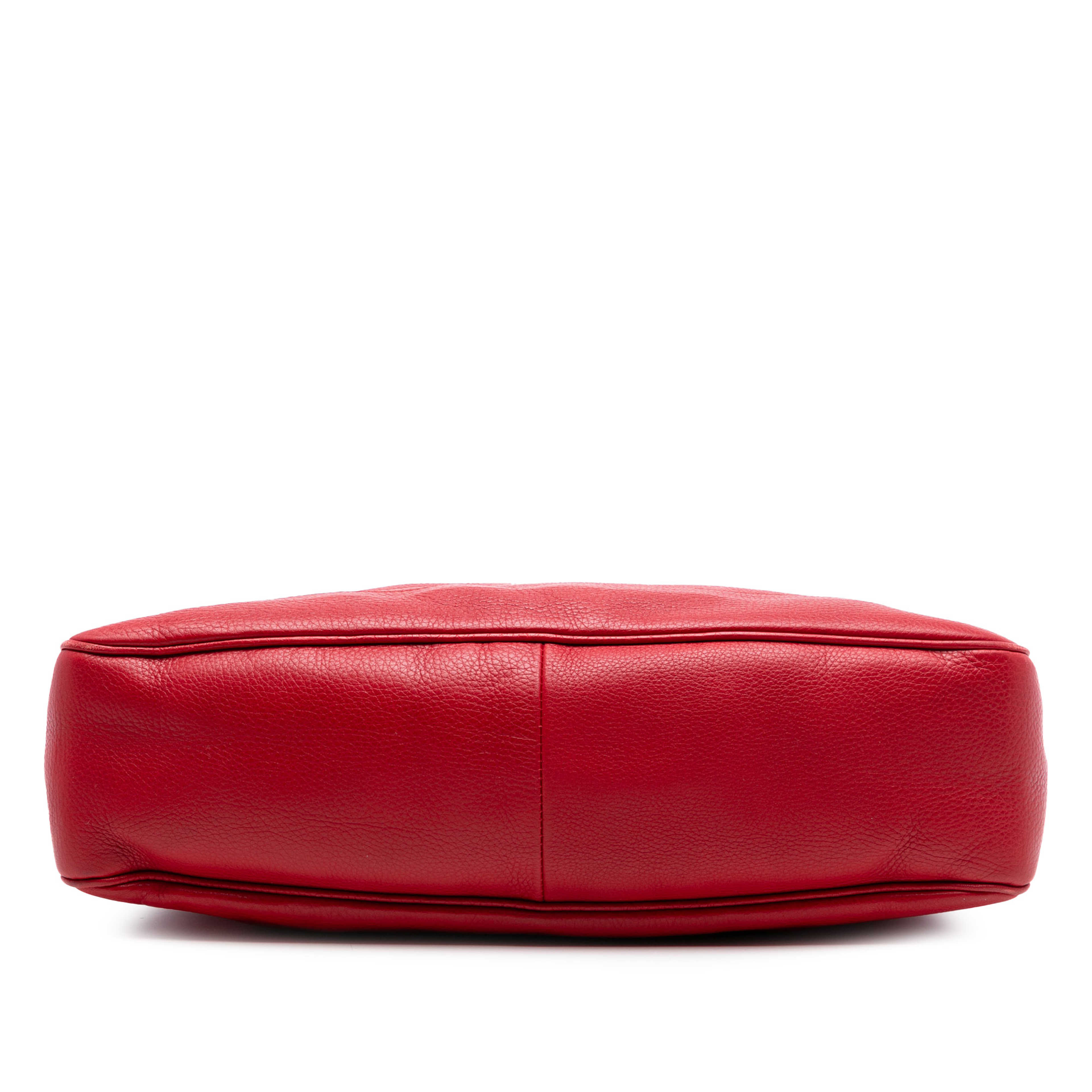 Gucci Calfskin Bamboo Diana Satchel, från Luxclusif, i färgen red. Klicka för att öppna bilden i stort format