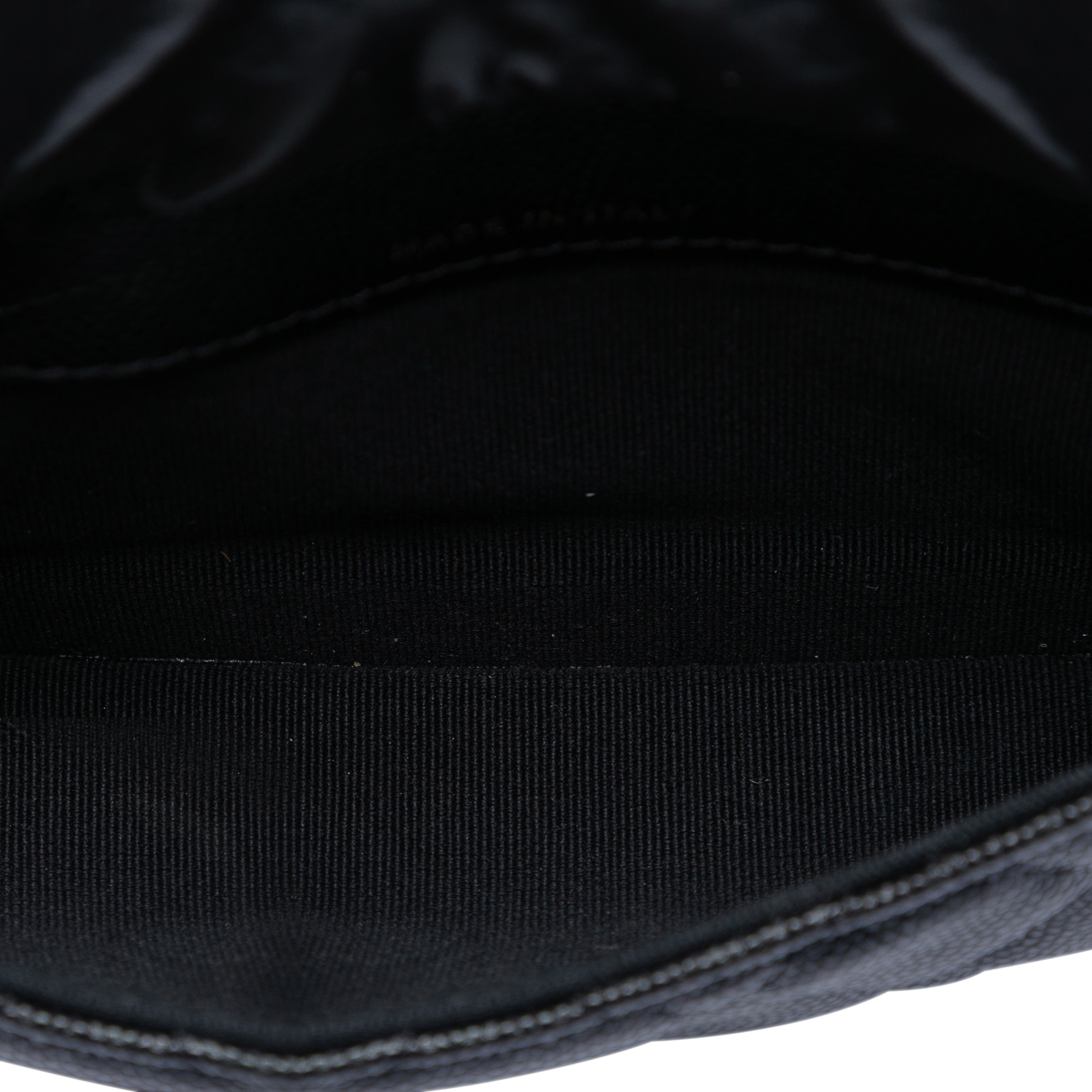 Chanel Nylon Graffiti Foldable Shopping Tote In Caviar Flap, från Luxclusif, i färgen black. Klicka för att öppna bilden i stort format