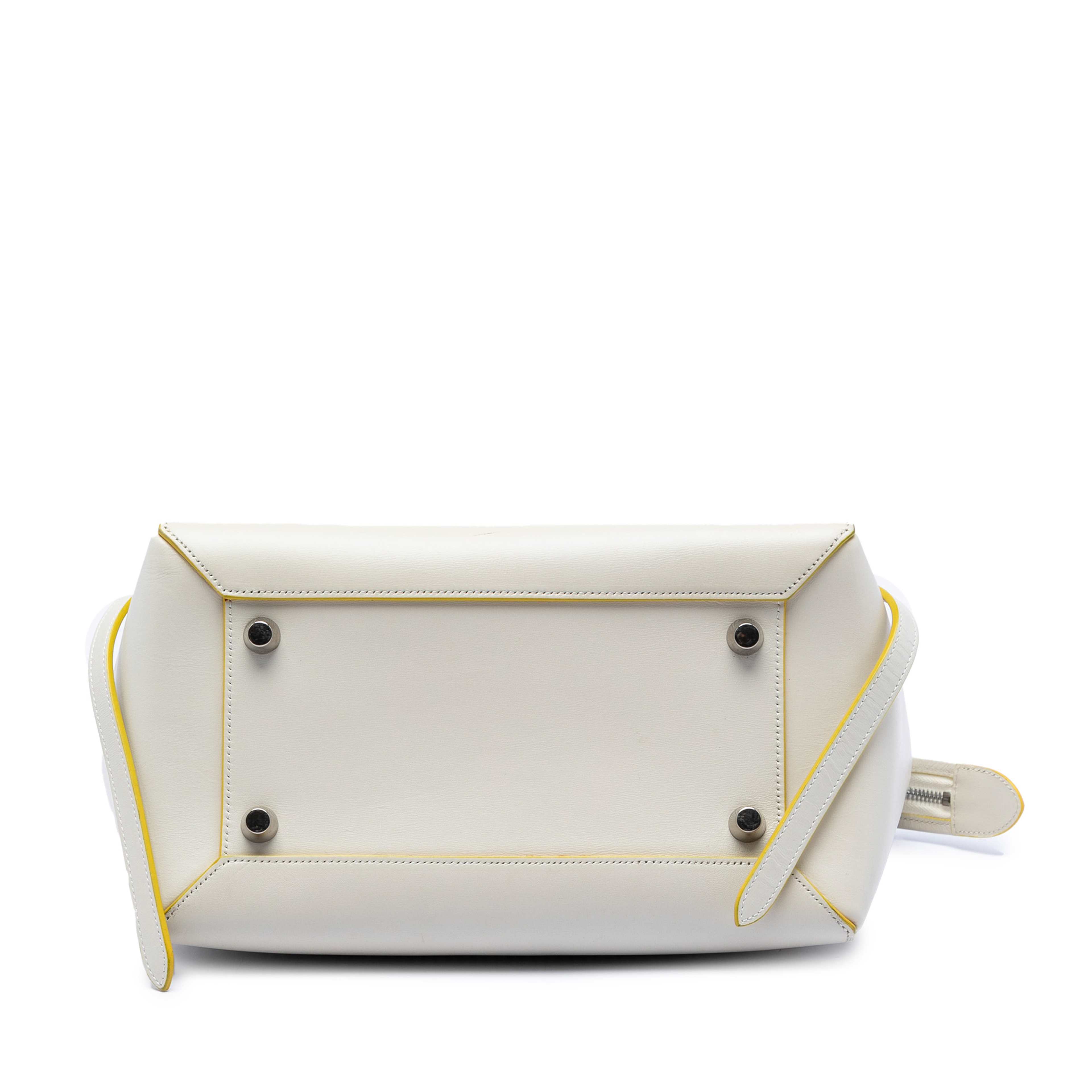 Celine Mini Smooth Calfskin Belt Bag, från Luxclusif, i färgen vit. Klicka för att öppna bilden i stort format