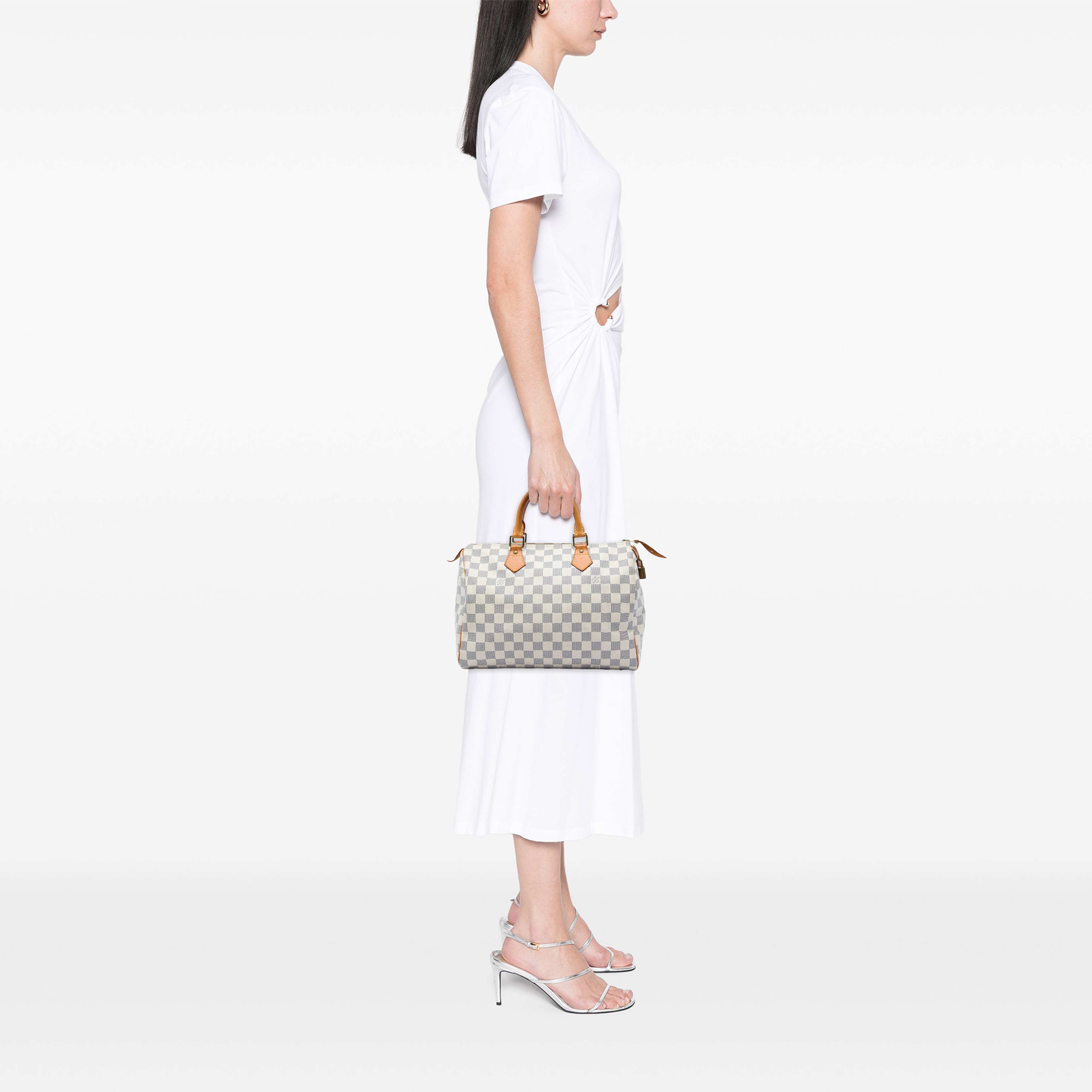 Louis Vuitton Damier Azur Speedy 30, från Luxclusif, i färgen white. Klicka för att öppna bilden i stort format