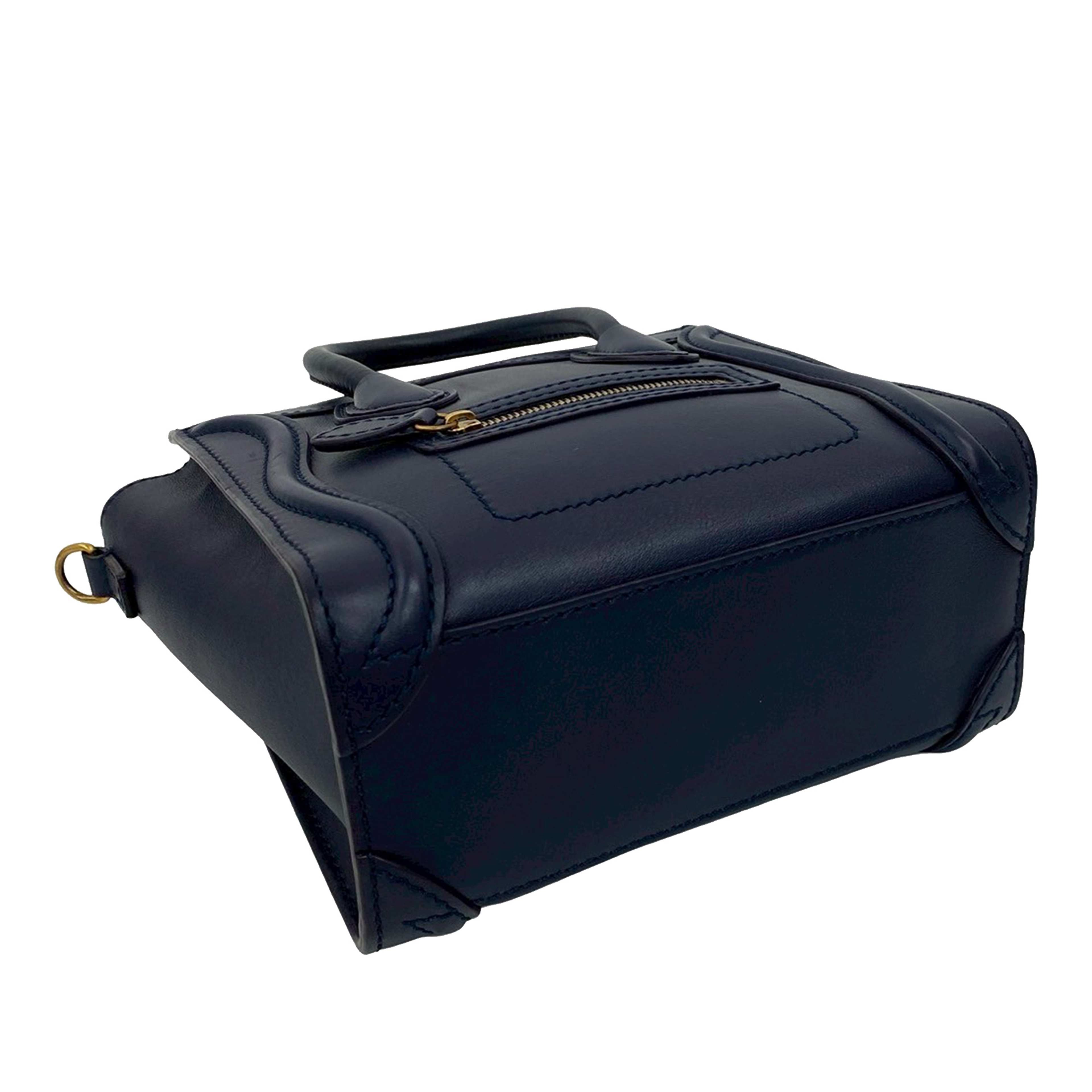 Celine Nano Leather Luggage Tote, från Luxclusif, i färgen navy. Klicka för att öppna bilden i stort format