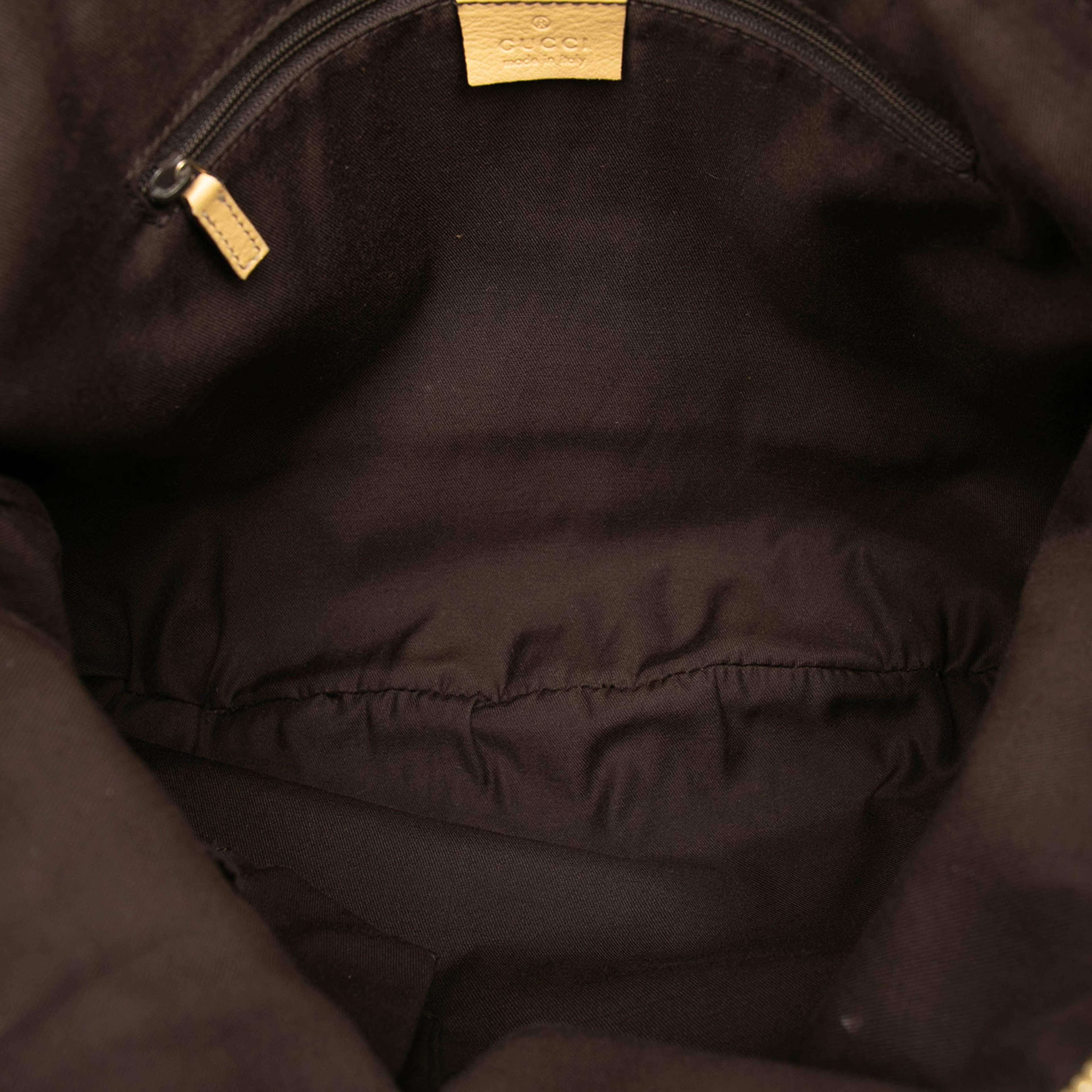 Gucci Gg Canvas Abbey D Ring Crossbody, från Luxclusif, i färgen beige. Klicka för att öppna bilden i stort format