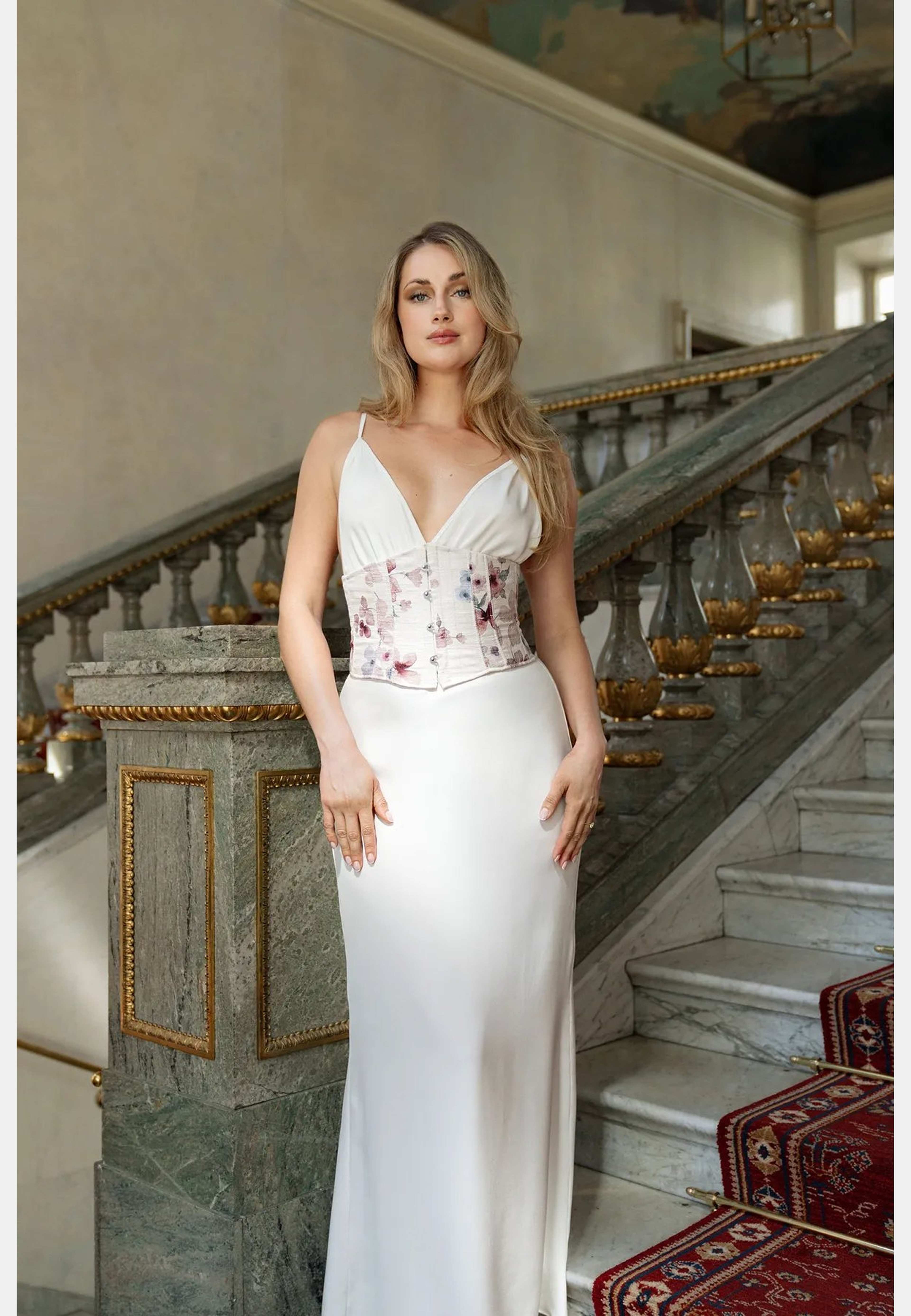 Leonie Slip, från FEMIQUE, i färgen ivory. Klicka för att öppna bilden i stort format