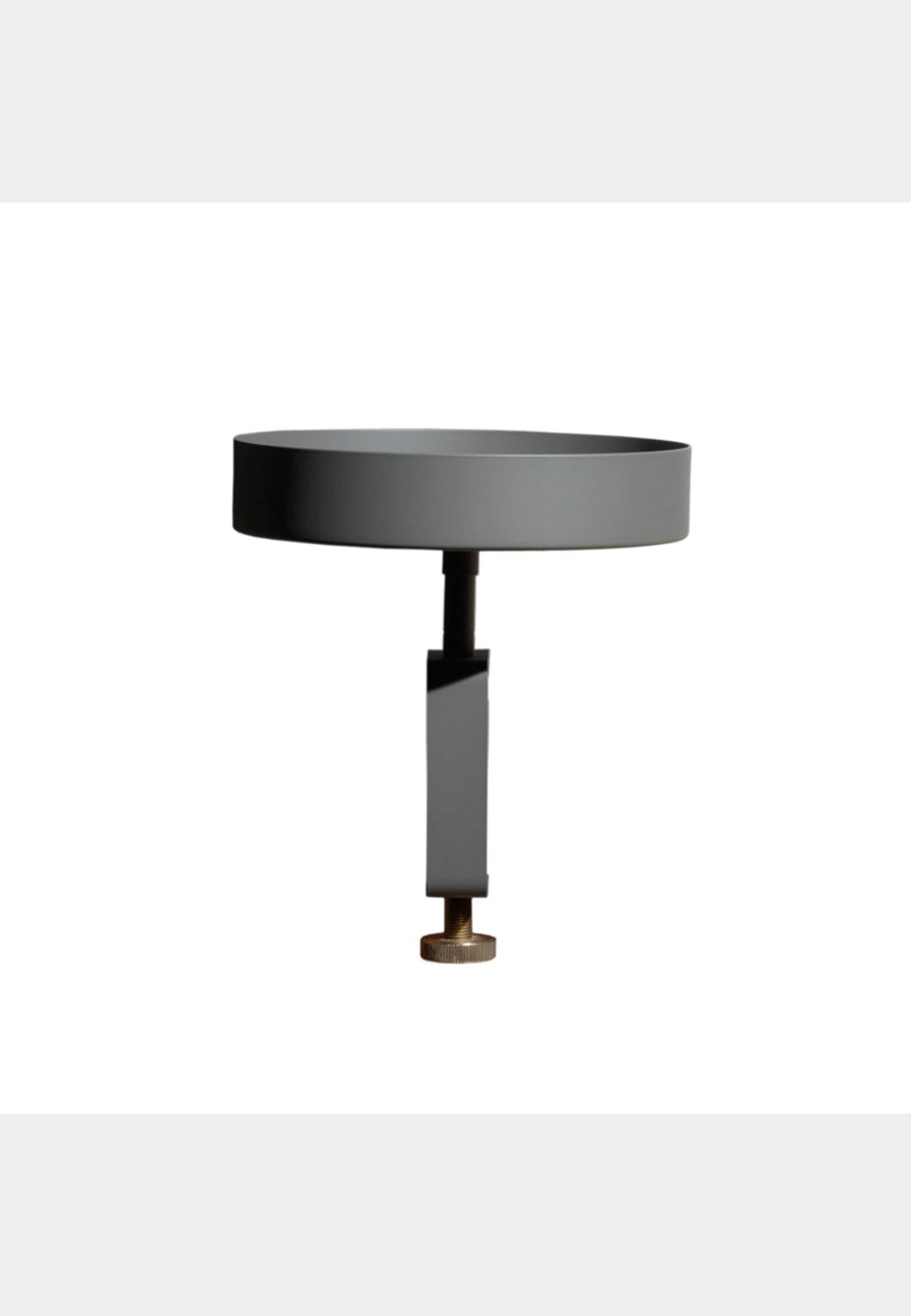 Bricka Clamp Tray S, från Navet, i färgen grå. Klicka för att öppna bilden i stort format