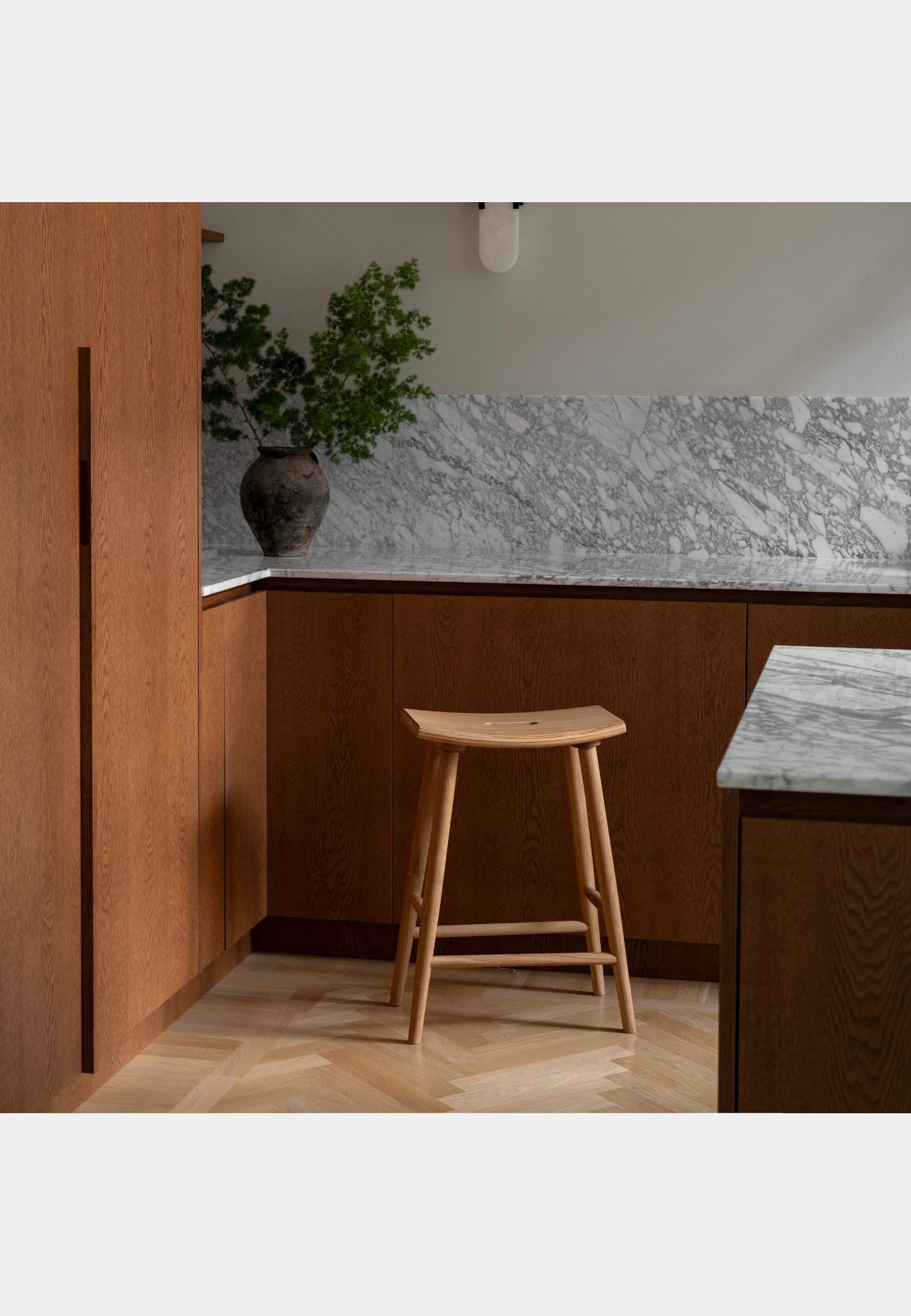 Barpall Emil, från Created by Designtorget, i färgen ek. Klicka för att öppna bilden i stort format
