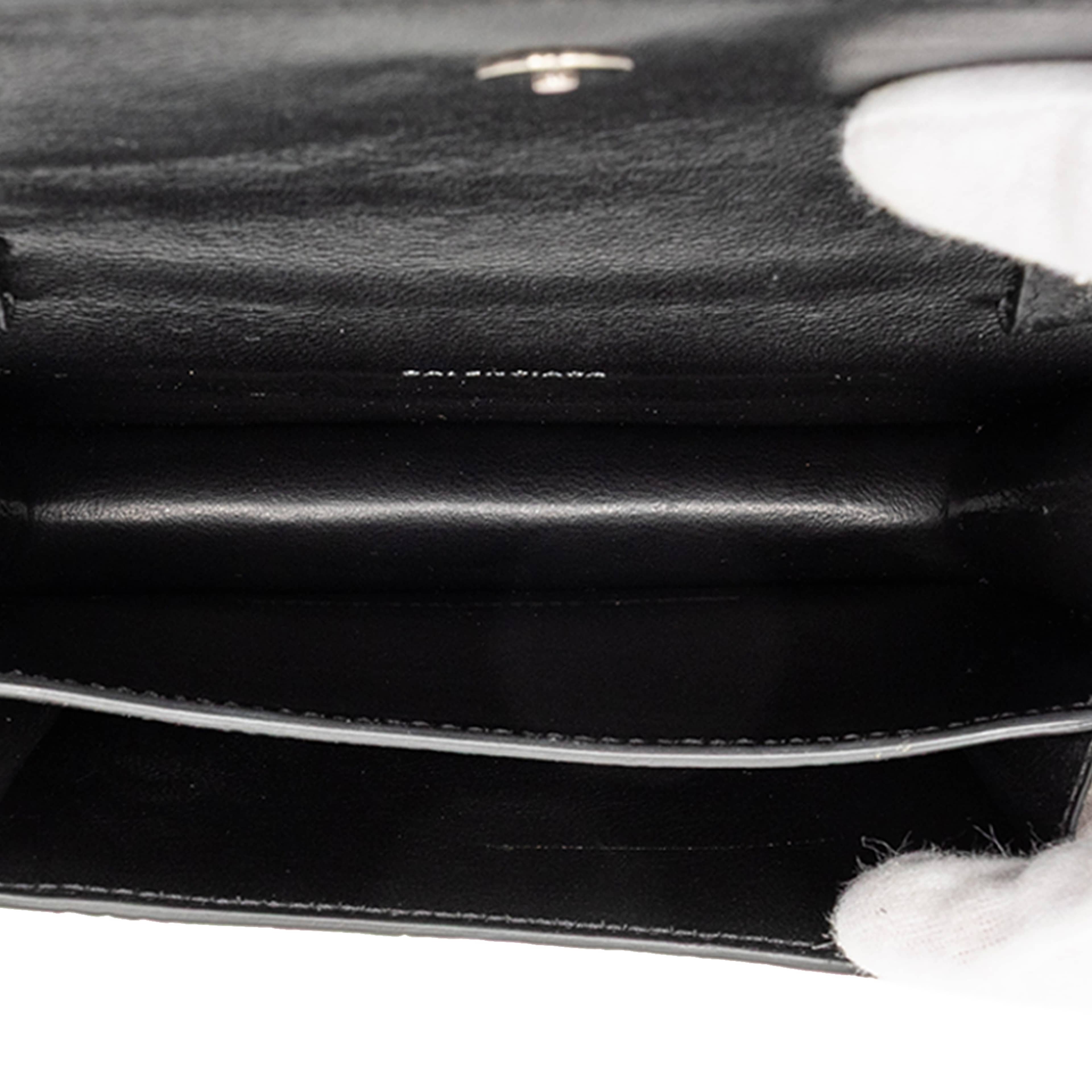 Balenciaga Croc Embossed Leather Sharp Belt Bag Xs, från Luxclusif, i färgen black. Klicka för att öppna bilden i stort format