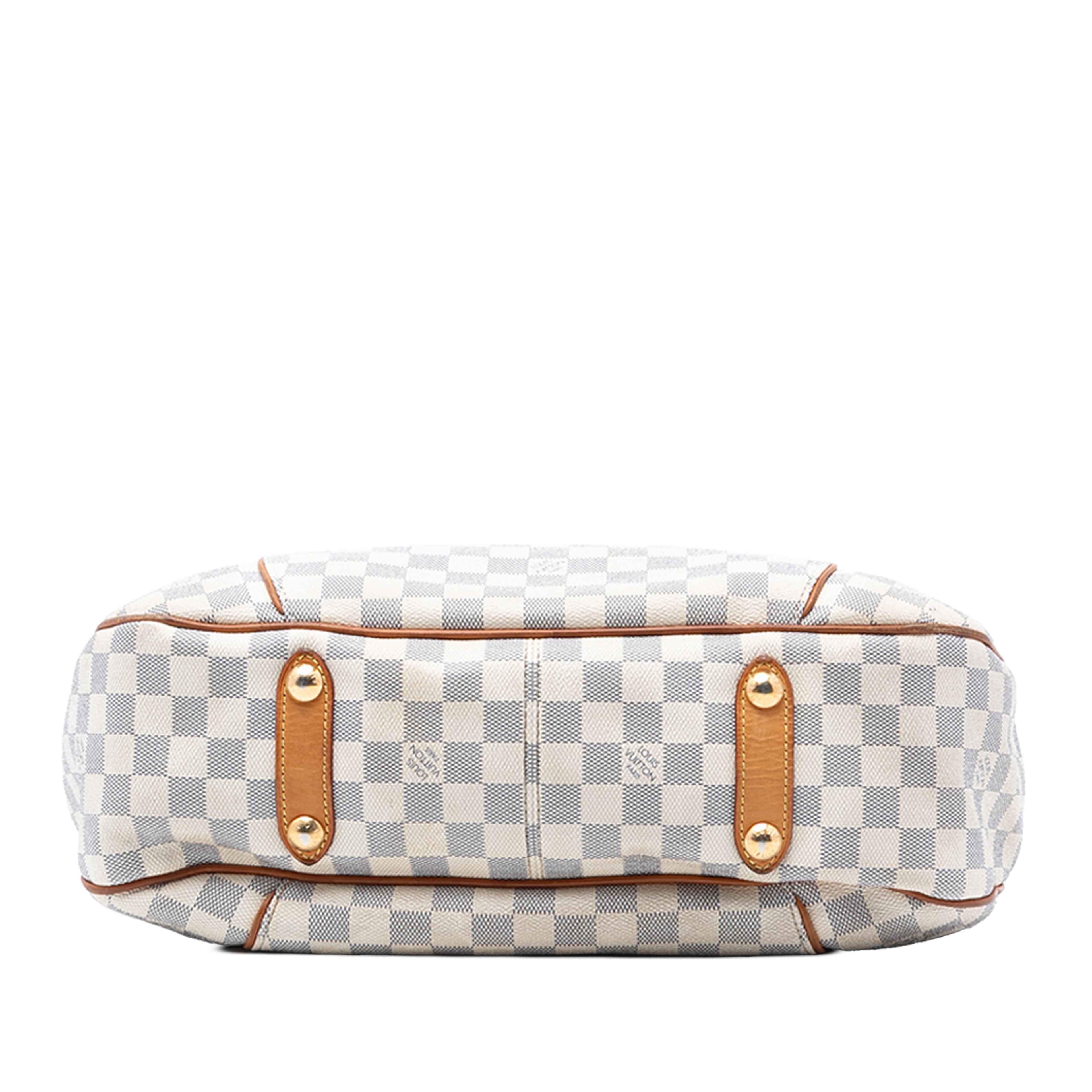 Louis Vuitton Damier Azur Galliera Pm, från Luxclusif, i färgen white. Klicka för att öppna bilden i stort format