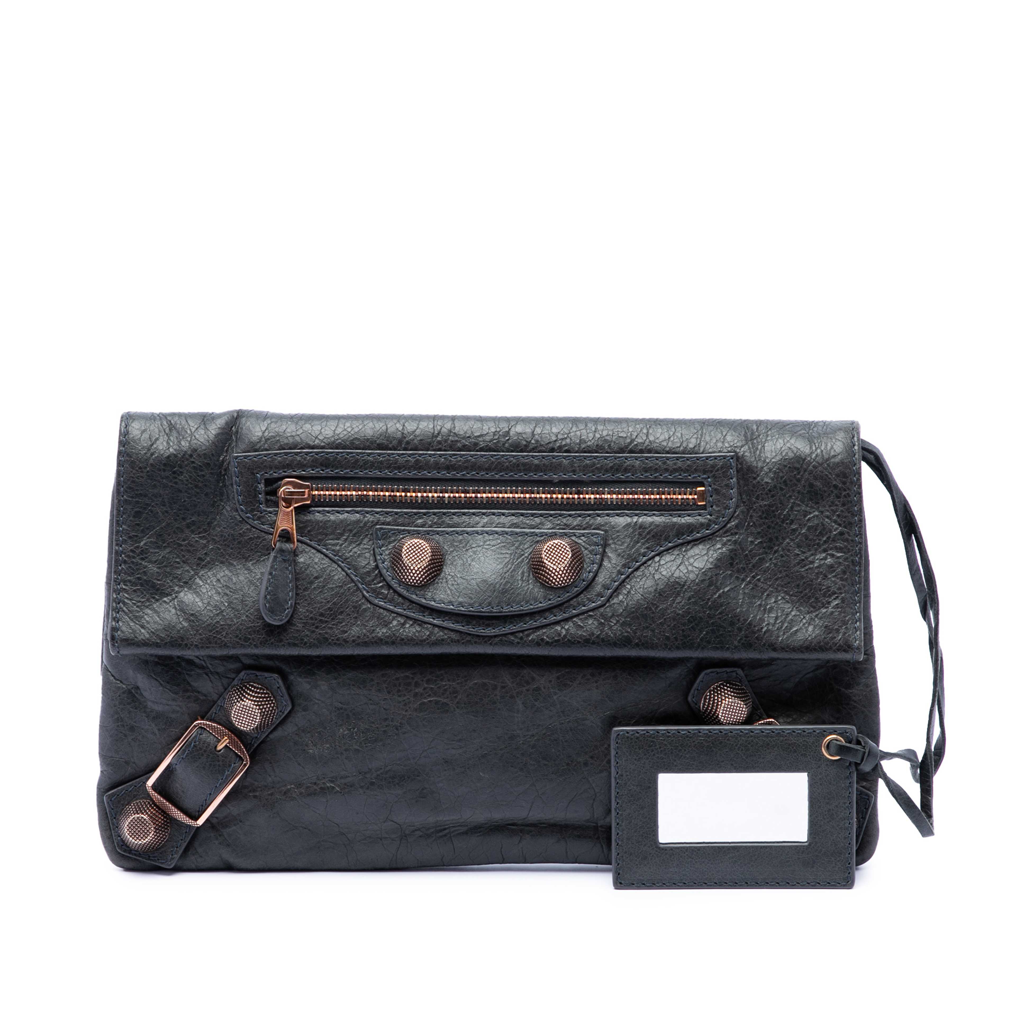 Balenciaga Lambskin Motocross Giant 21 Envelope Clutch, från Luxclusif, i färgen blå. Klicka för att öppna bilden i stort format