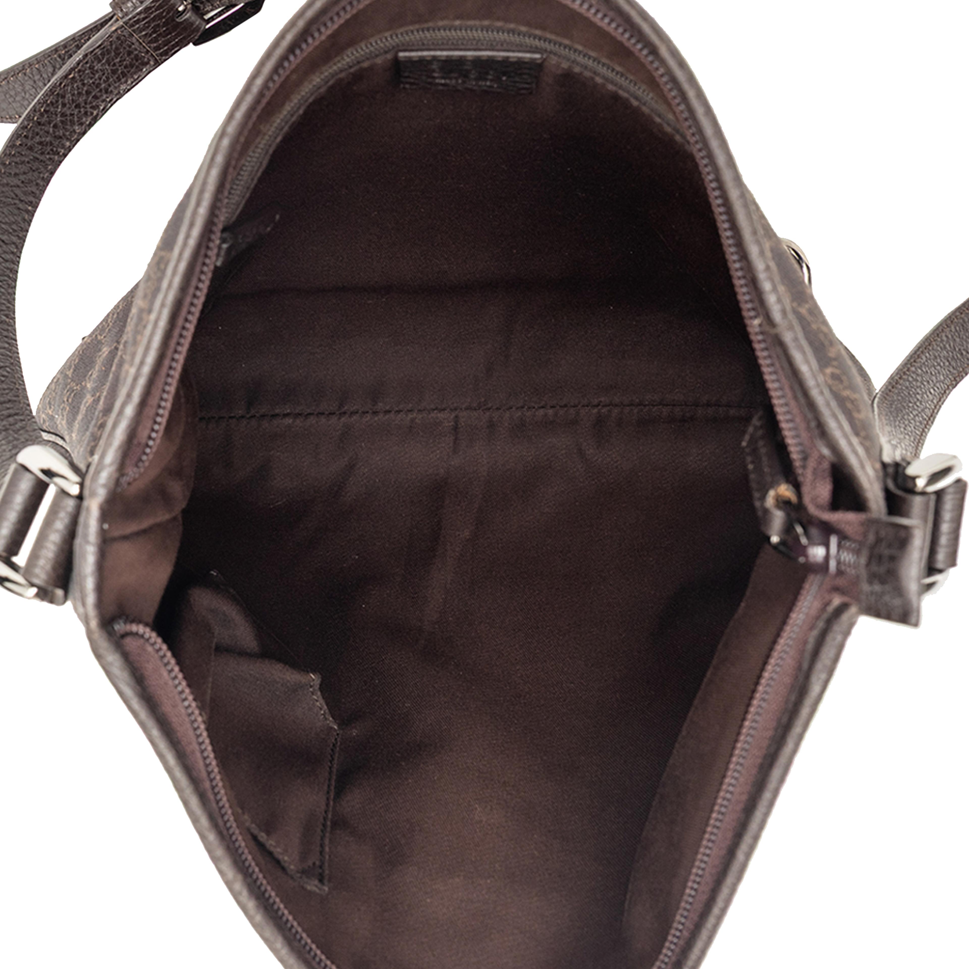 Gucci Gg Denim Abbey D Ring Crossbody, från Luxclusif, i färgen dark brown. Klicka för att öppna bilden i stort format