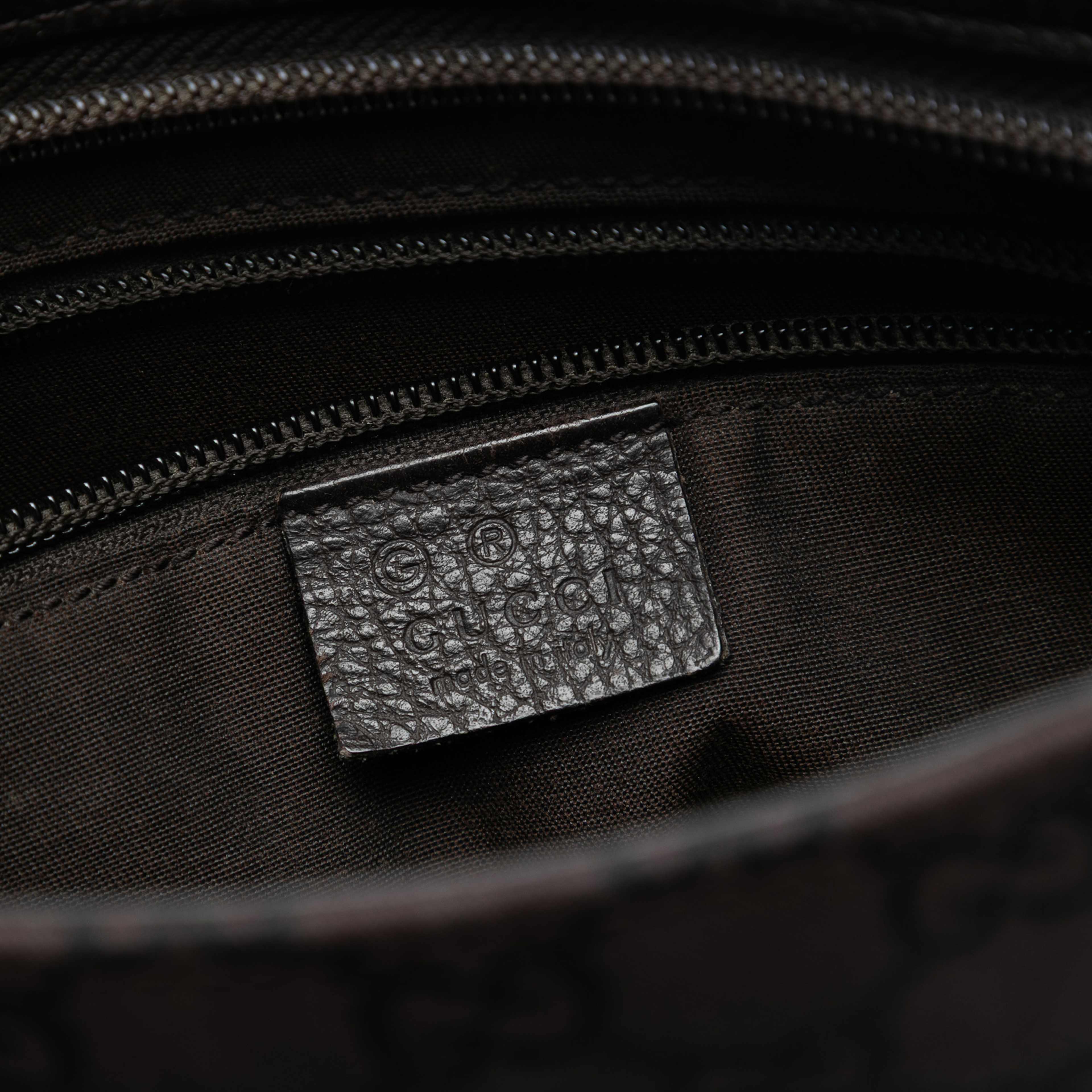 Gucci Gg Canvas Crossbody, från Luxclusif, i färgen dark brown. Klicka för att öppna bilden i stort format