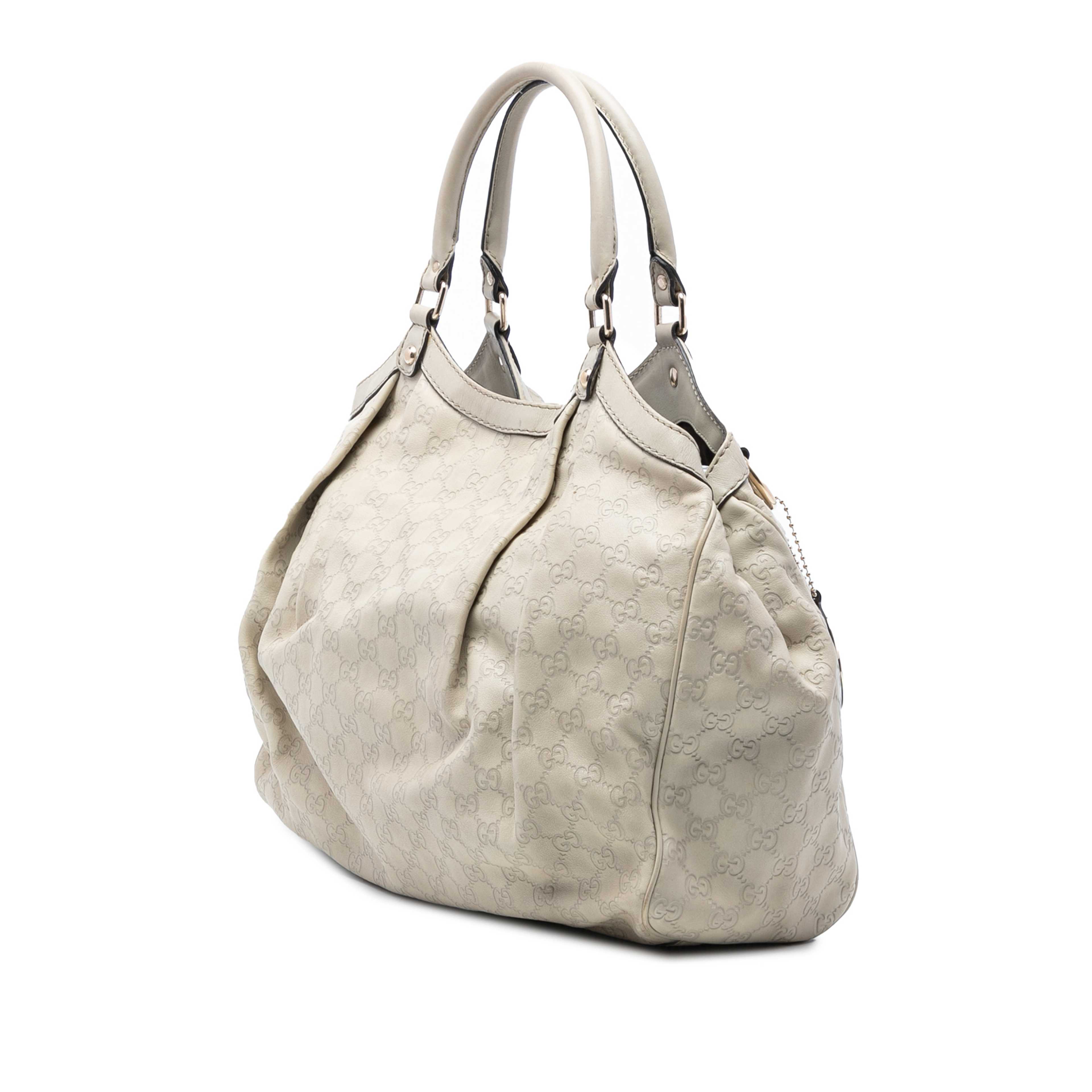 Gucci Large Guccissima Sukey Tote, från Luxclusif, i färgen vit. Klicka för att öppna bilden i stort format