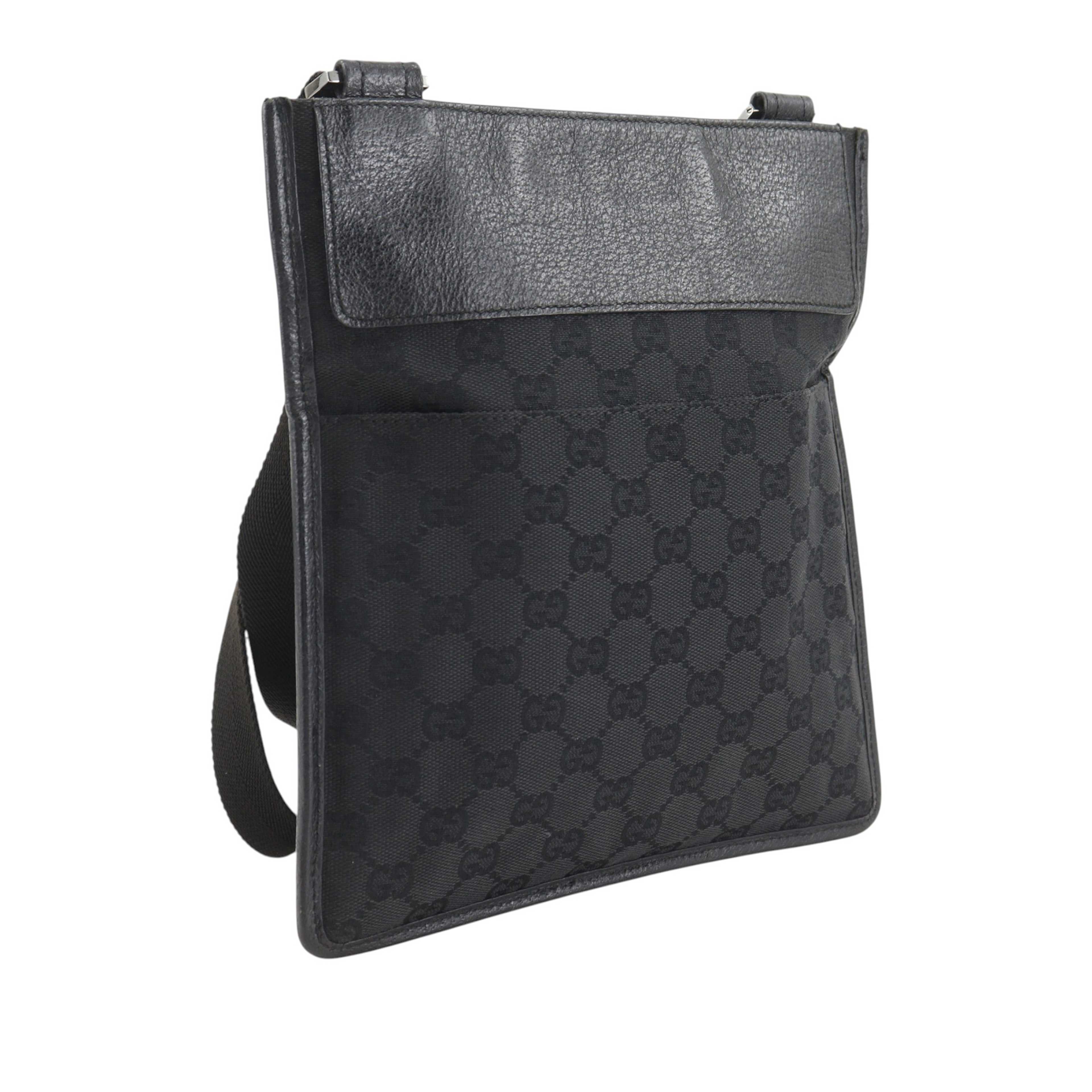 Gucci Gg Canvas Crossbody, från Luxclusif, i färgen black. Klicka för att öppna bilden i stort format