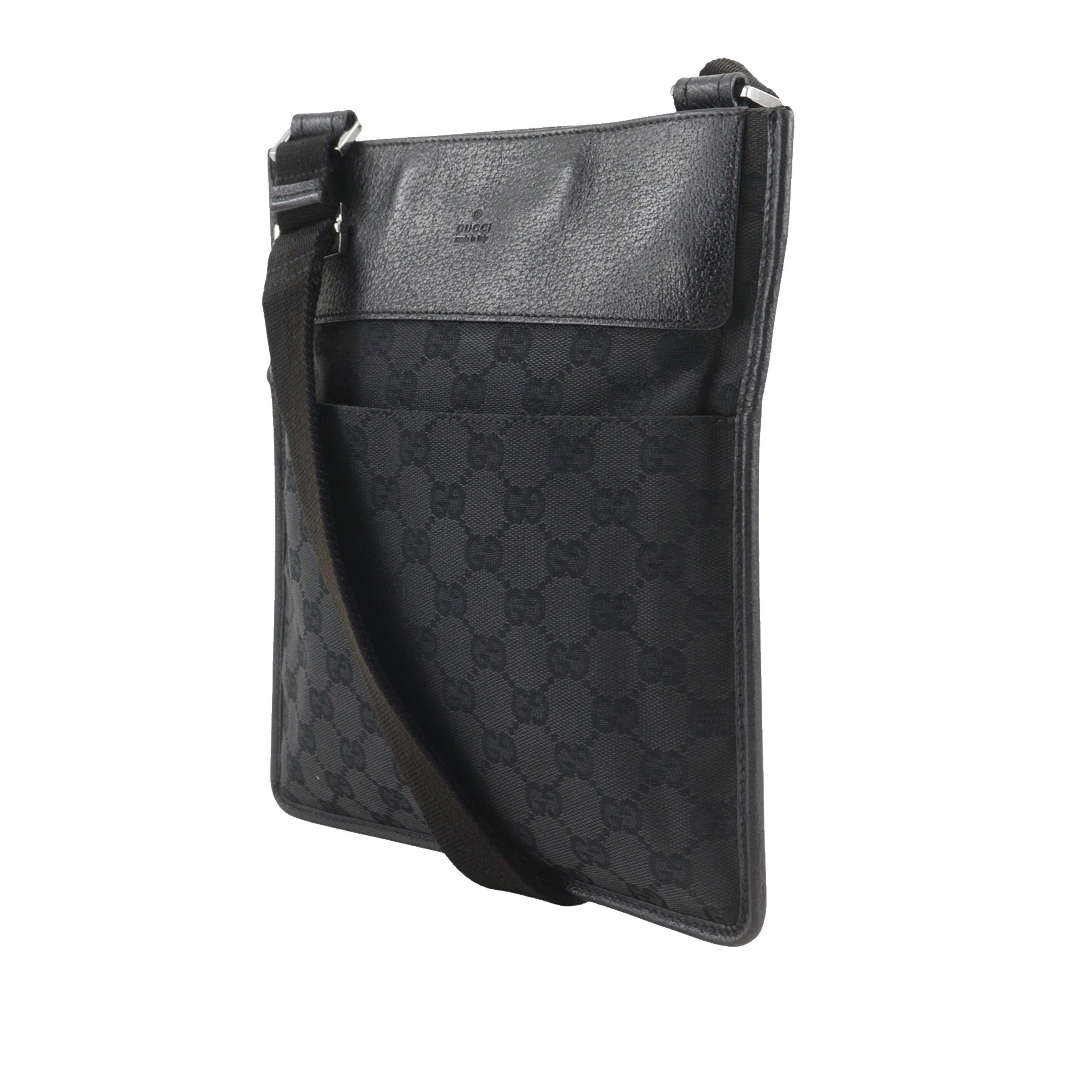 Gucci Gg Canvas Crossbody, från Luxclusif, i färgen svart. Klicka för att öppna bilden i stort format