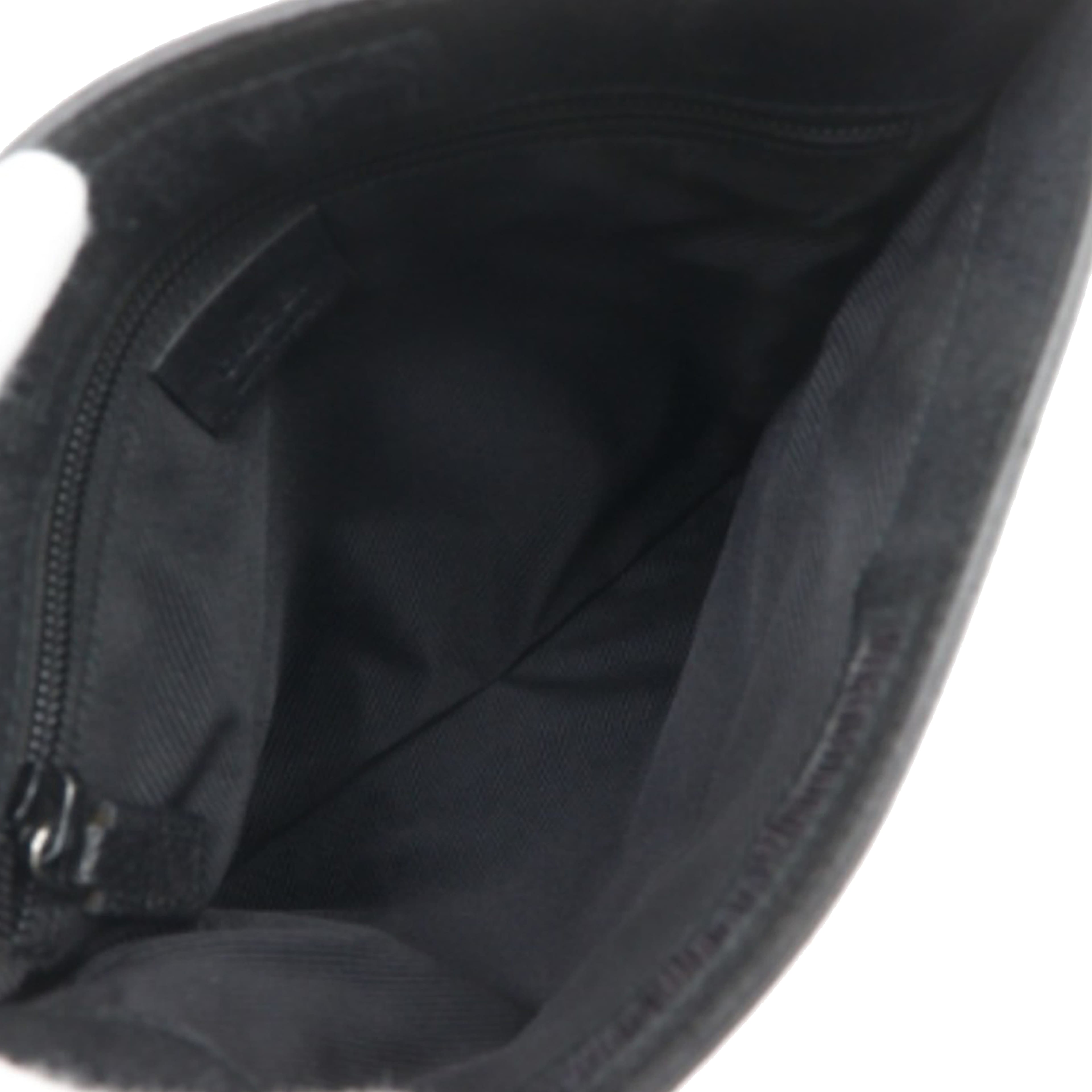 Gucci Gg Canvas Crossbody, från Luxclusif, i färgen black. Klicka för att öppna bilden i stort format