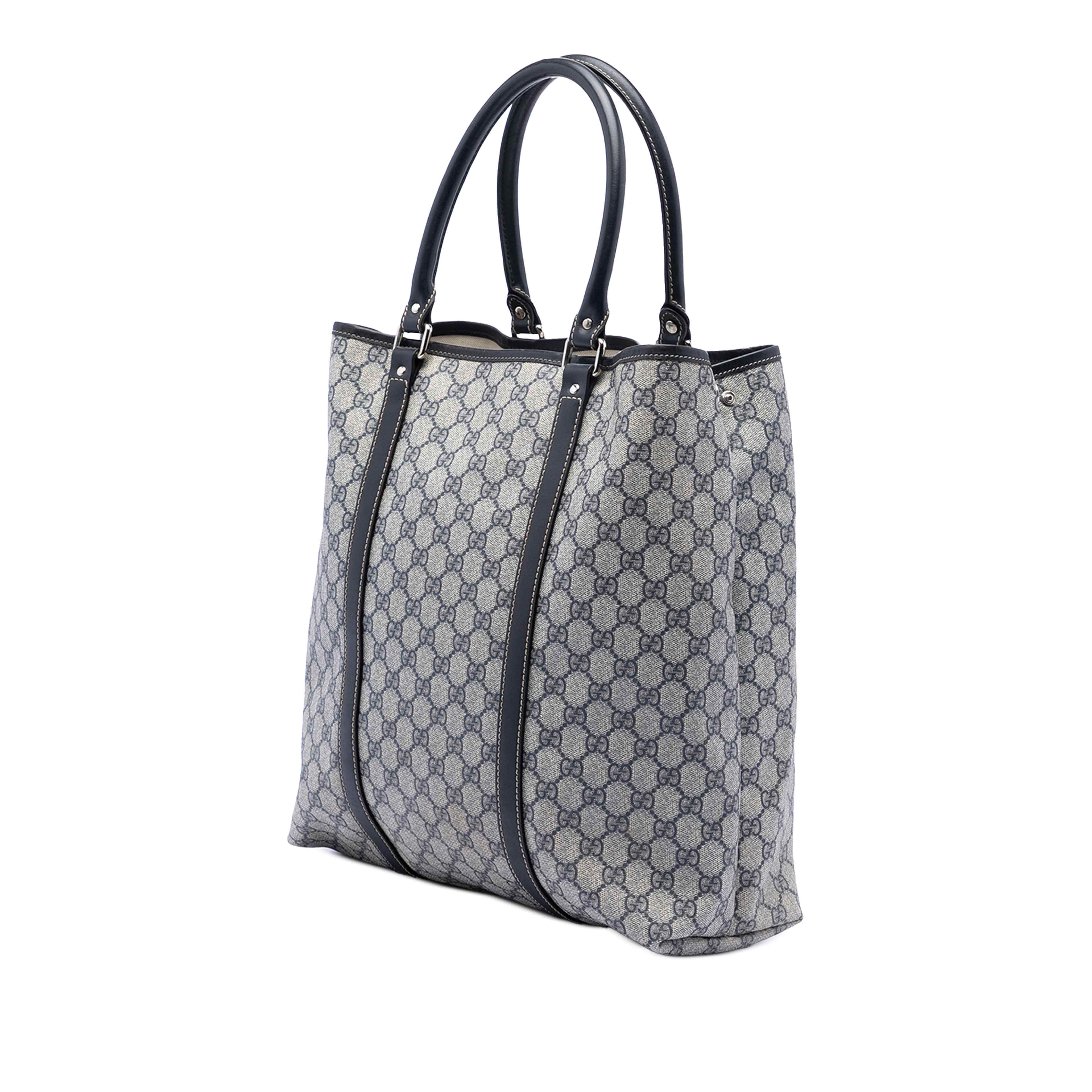 Gucci Gg Supreme Joy Vertical Tote, från Luxclusif, i färgen beige. Klicka för att öppna bilden i stort format