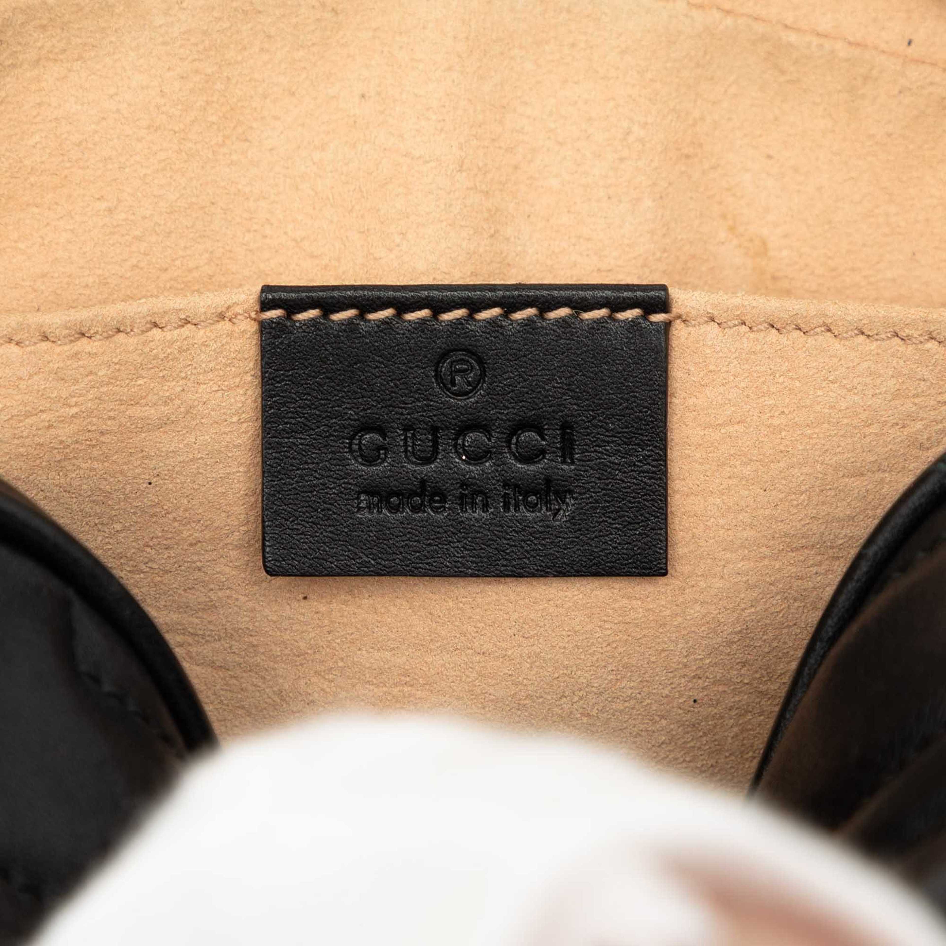Gucci Gg Marmont Matelasse Calfskin Belt Bag, från Luxclusif, i färgen svart. Klicka för att öppna bilden i stort format