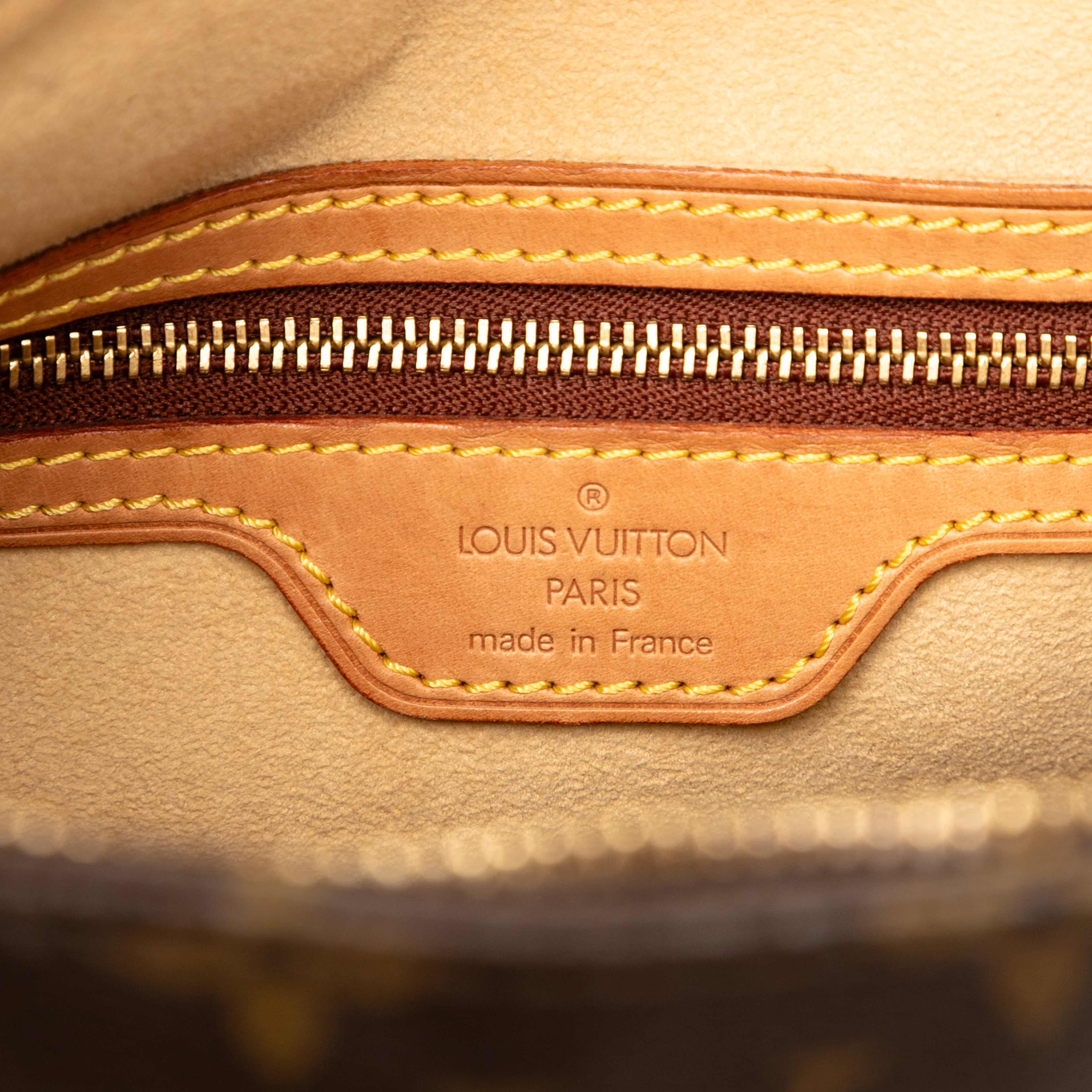 Louis Vuitton Monogram Looping Gm, från Luxclusif, i färgen brown. Klicka för att öppna bilden i stort format