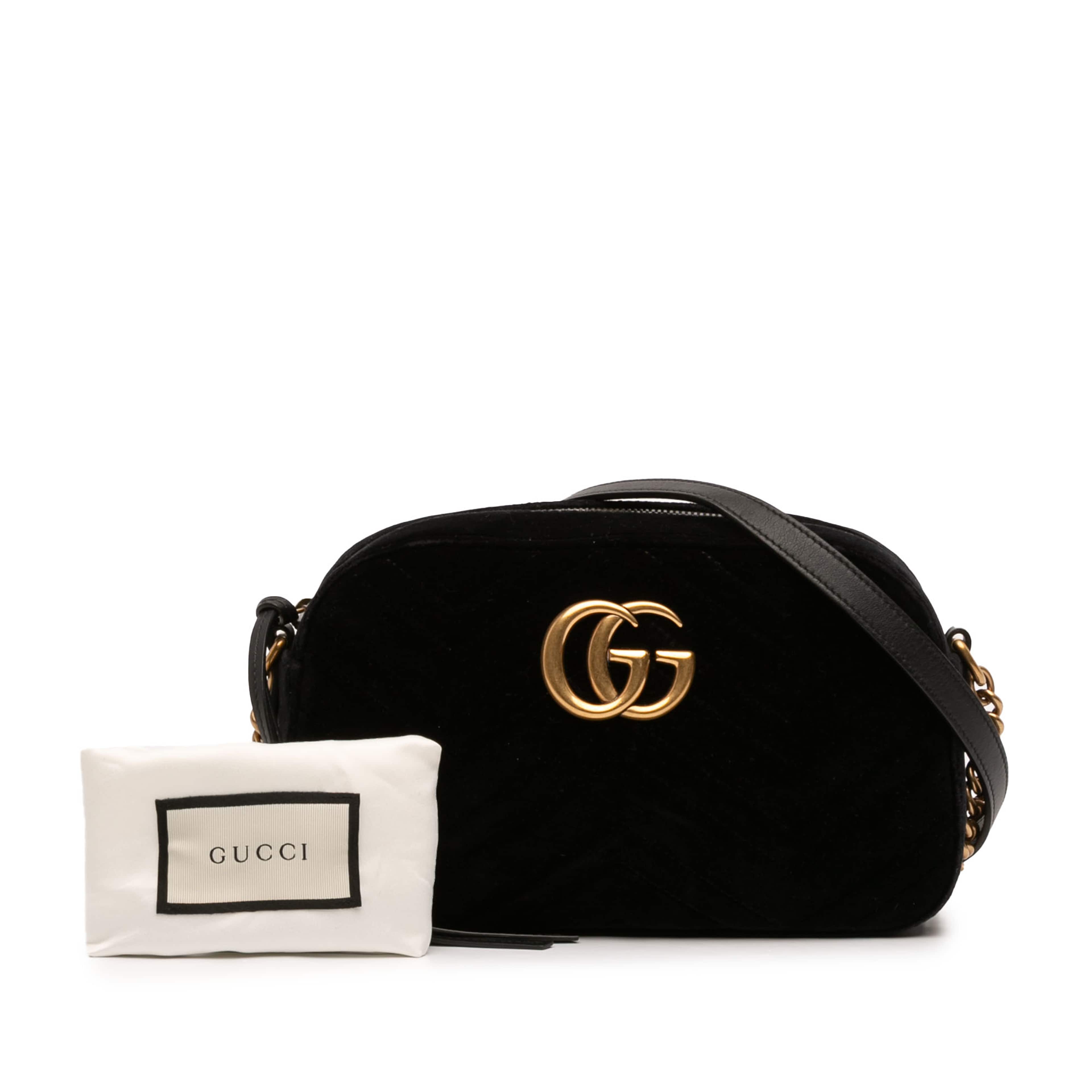 Gucci Small Gg Marmont Matelasse Velvet Crossbody, från Luxclusif, i färgen svart. Klicka för att öppna bilden i stort format