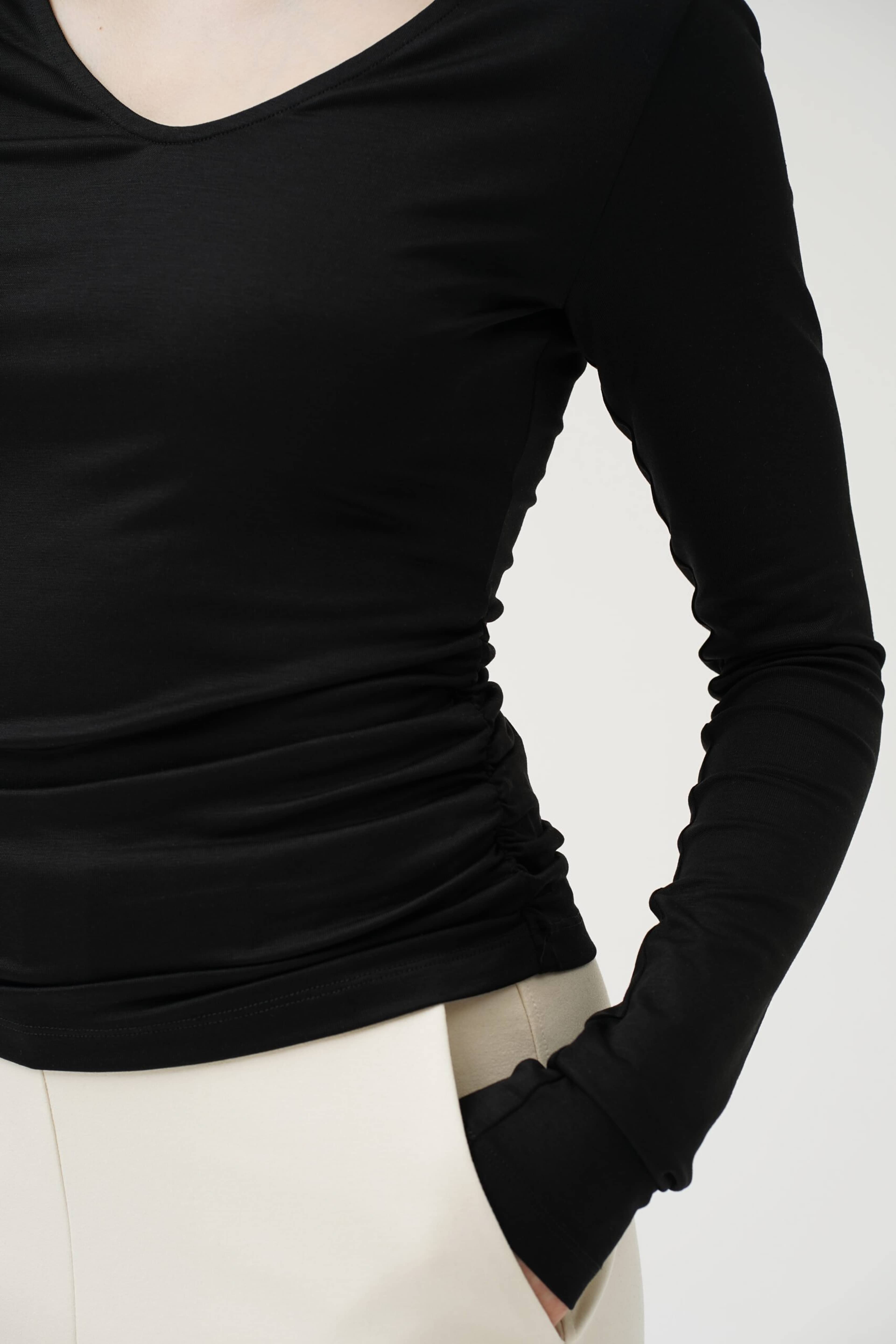 Bay Top - Black, från Residus, i färgen black. Klicka för att öppna bilden i stort format