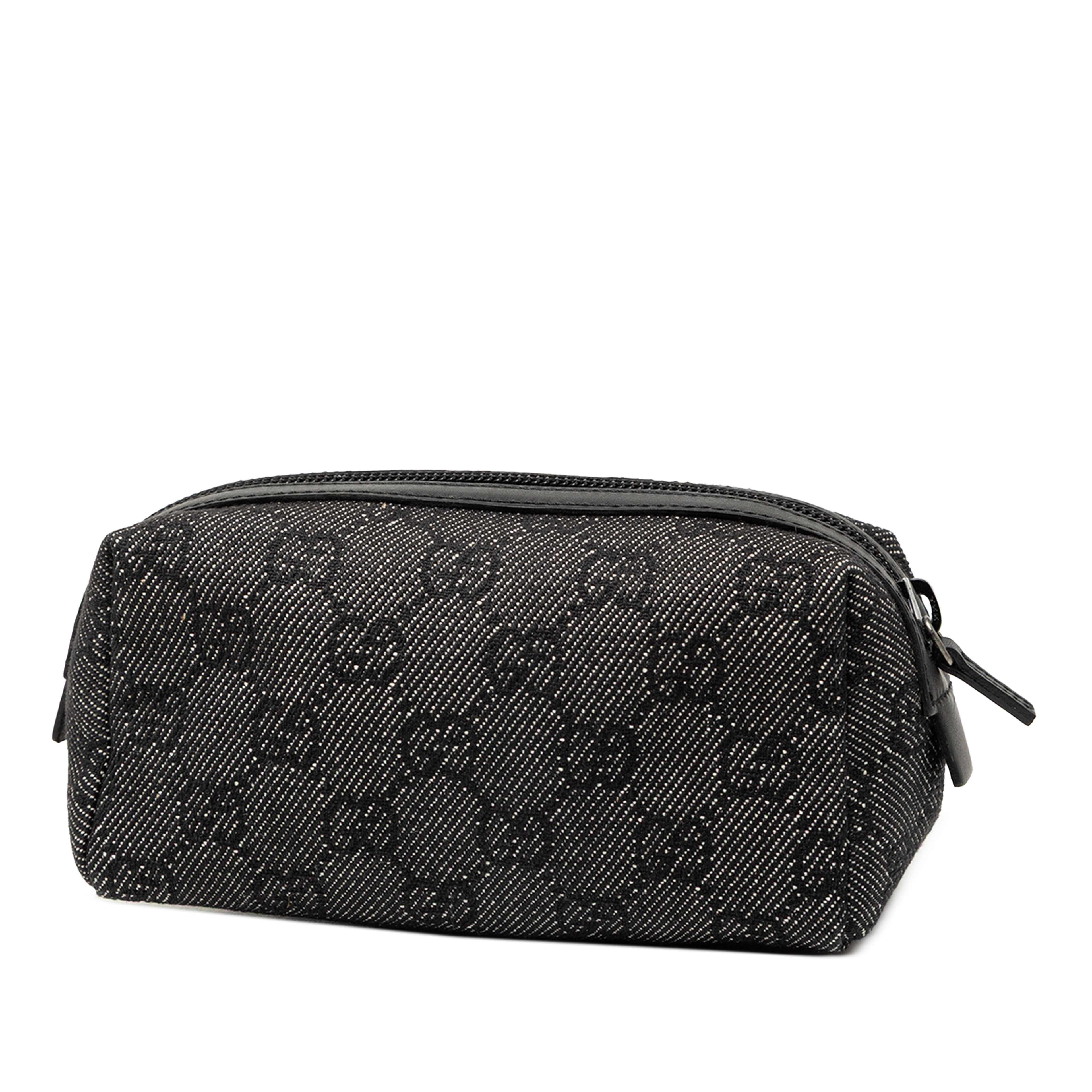 Gucci Gg Denim Cosmetic Pouch, från Luxclusif, i färgen dark gray. Klicka för att öppna bilden i stort format