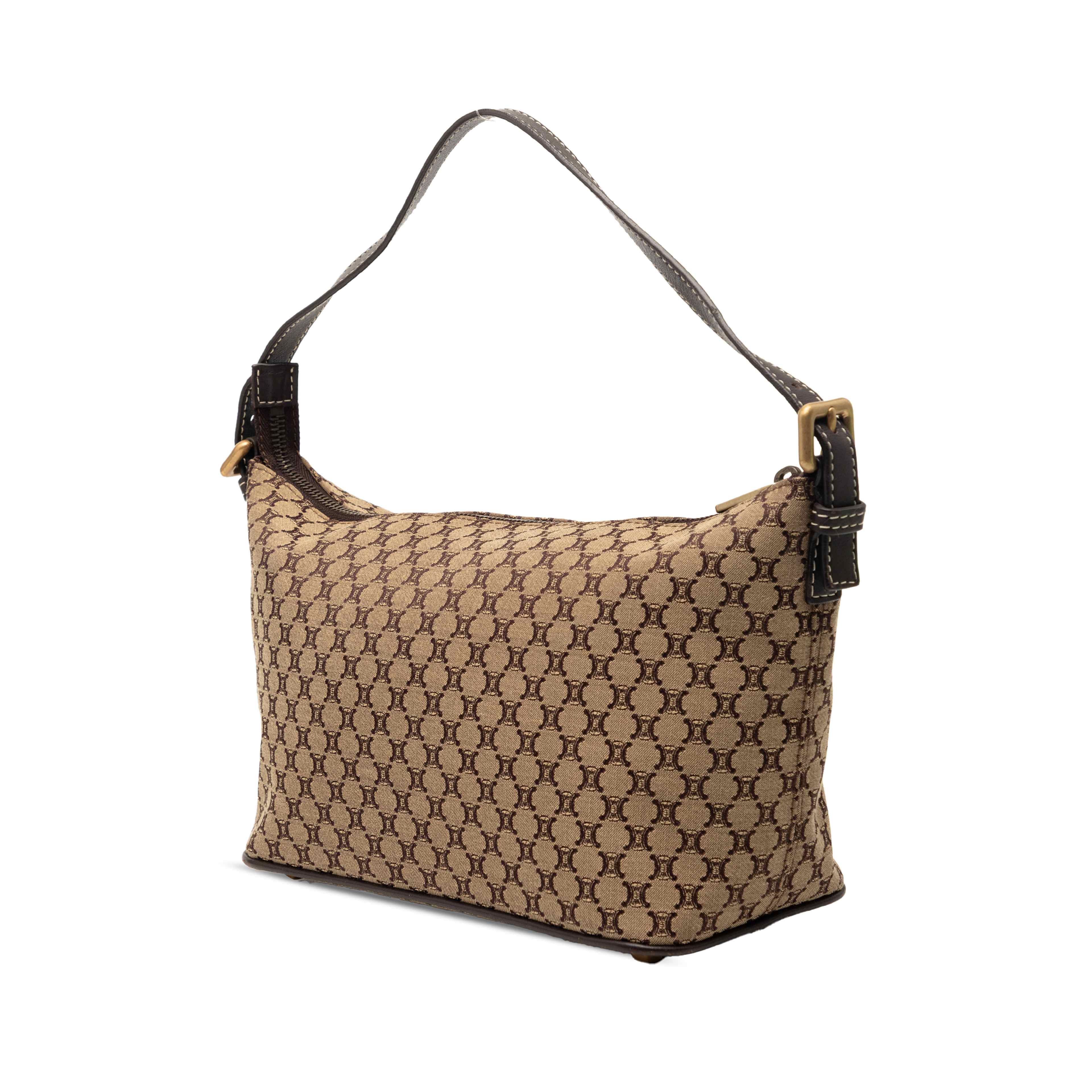 Celine Macadam Canvas Shoulder Bag, från Luxclusif, i färgen beige. Klicka för att öppna bilden i stort format