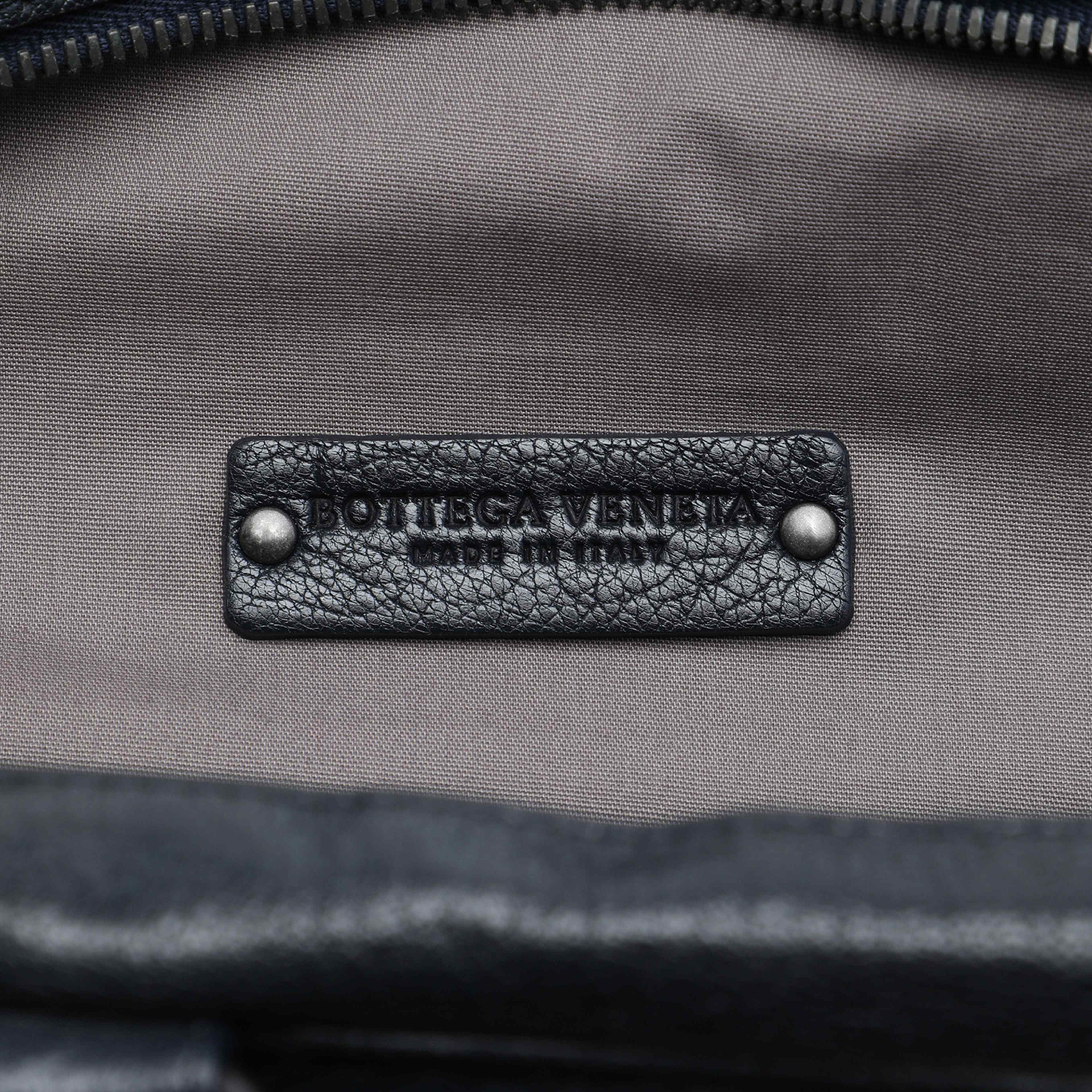 Bottega Veneta Madras Sfumato Brera Handbag, från Luxclusif, i färgen blå. Klicka för att öppna bilden i stort format