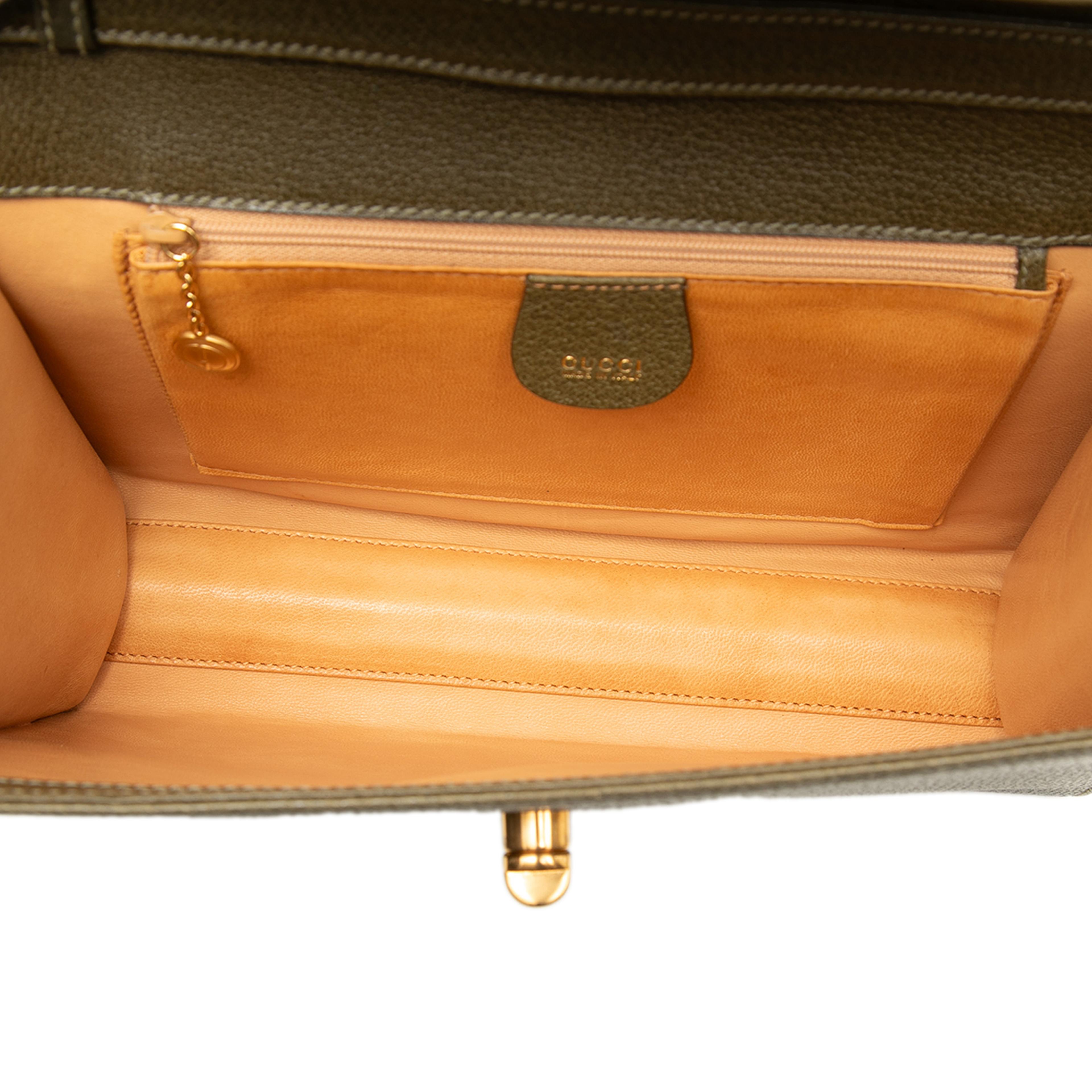 Gucci Calfskin Turnlock Flap Crossbody, från Luxclusif, i färgen grön. Klicka för att öppna bilden i stort format