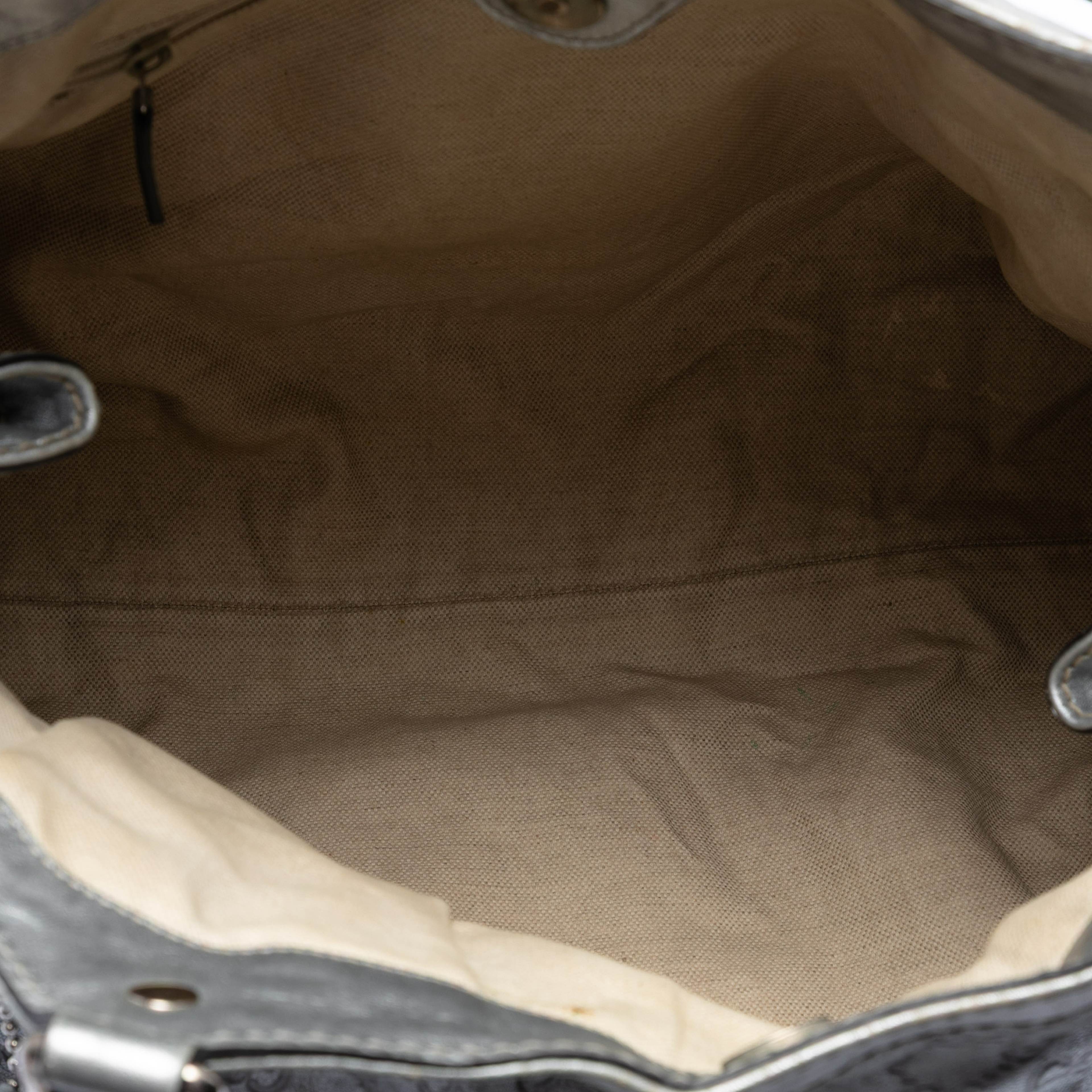 Gucci Large Guccissima Sukey Tote, från Luxclusif, i färgen silver. Klicka för att öppna bilden i stort format