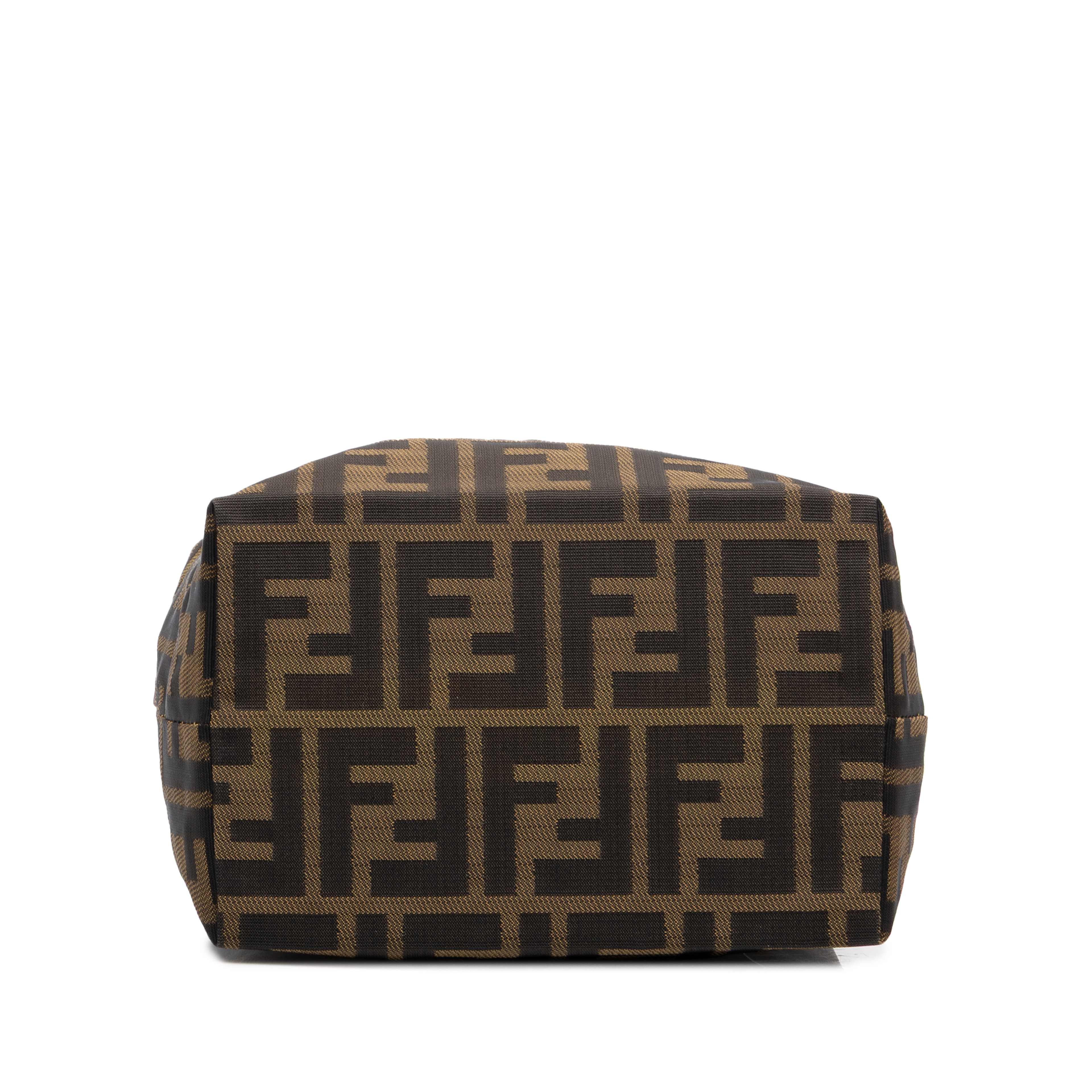 Fendi Mini Zucca Canvas Tote, från Luxclusif, i färgen brun. Klicka för att öppna bilden i stort format