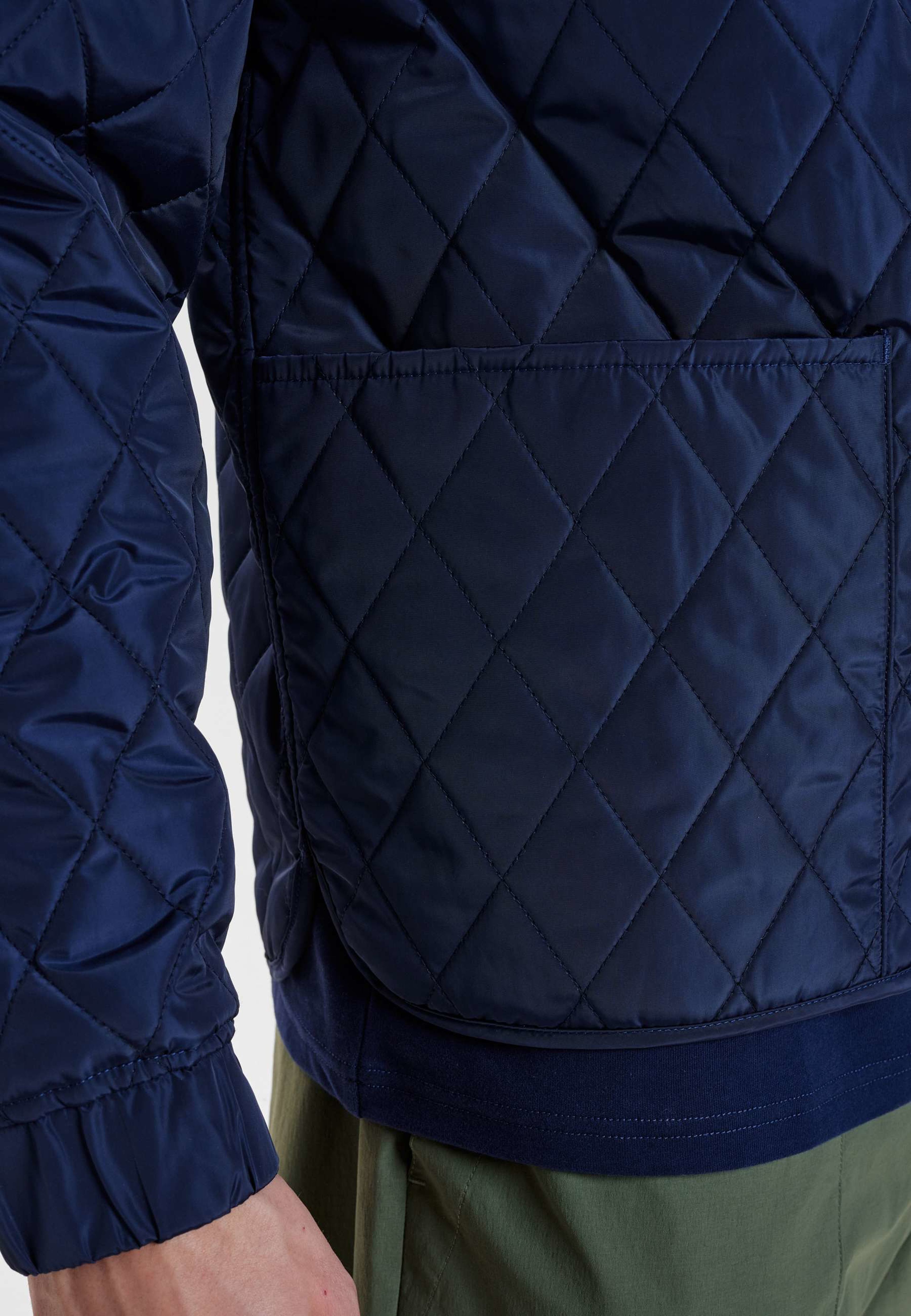Quiltad Jacka | Återvunnen Polyester | Marinblå