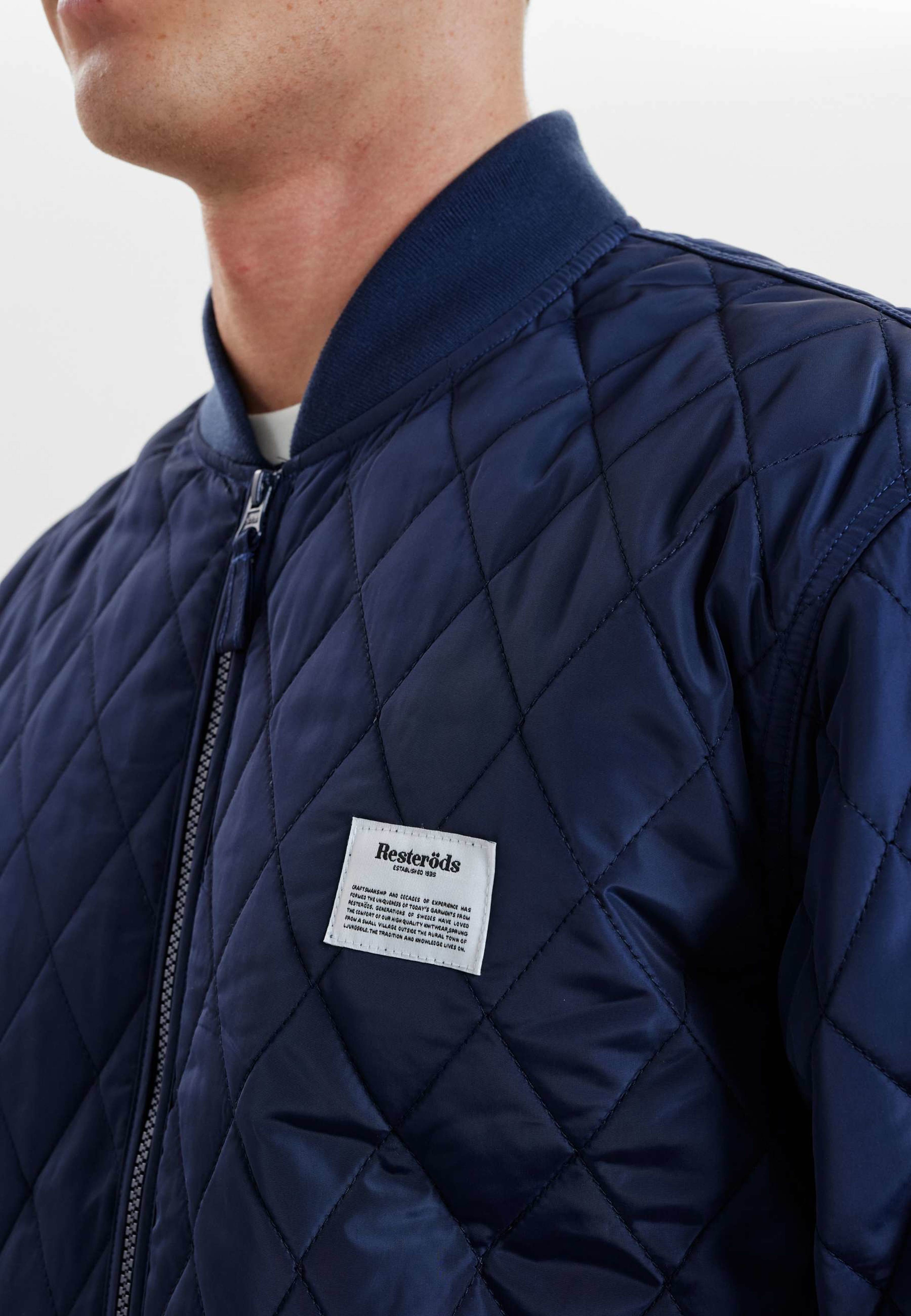 Quiltad Jacka | Återvunnen Polyester | Marinblå