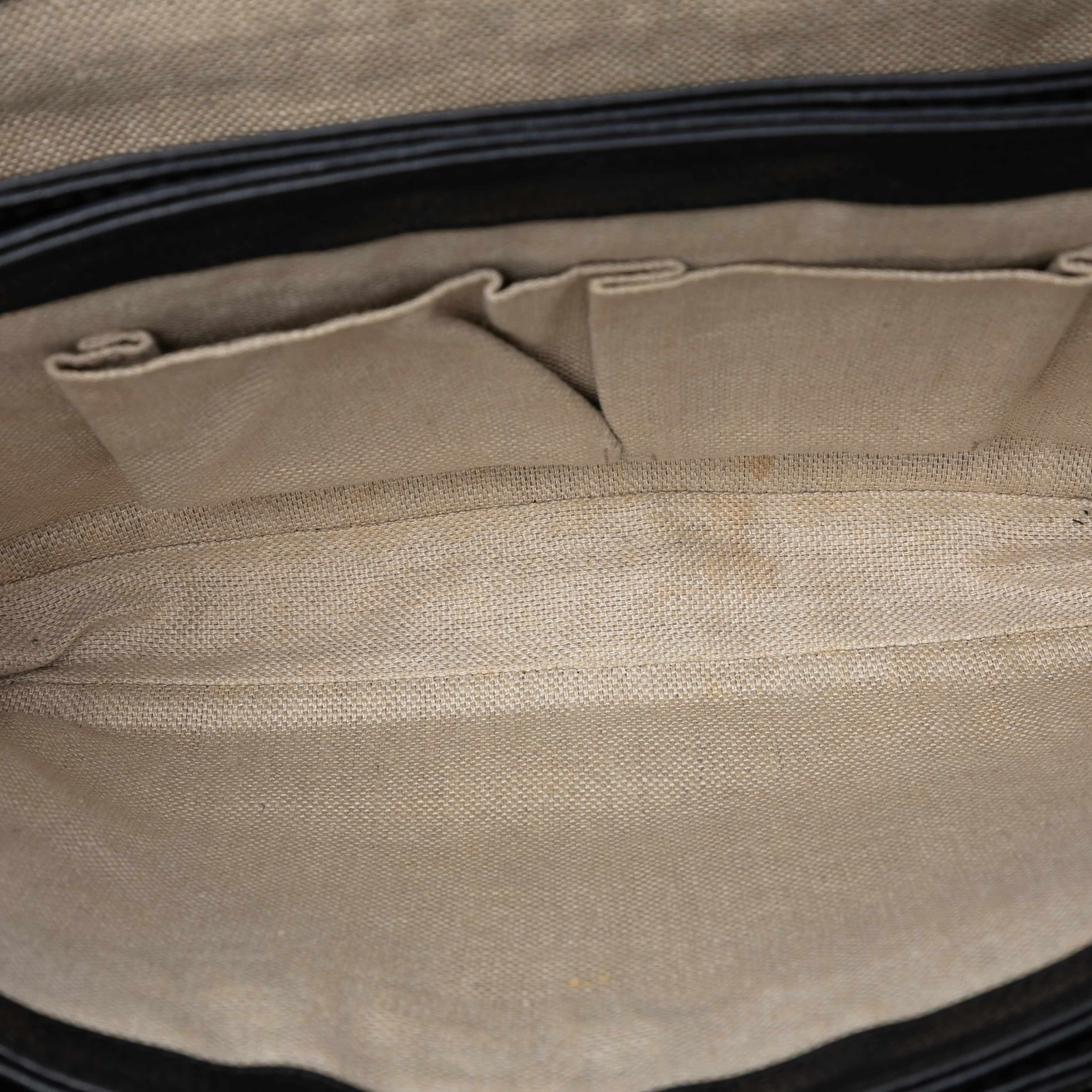 Gucci Leather Marrakech Crossbody, från Luxclusif, i färgen black. Klicka för att öppna bilden i stort format