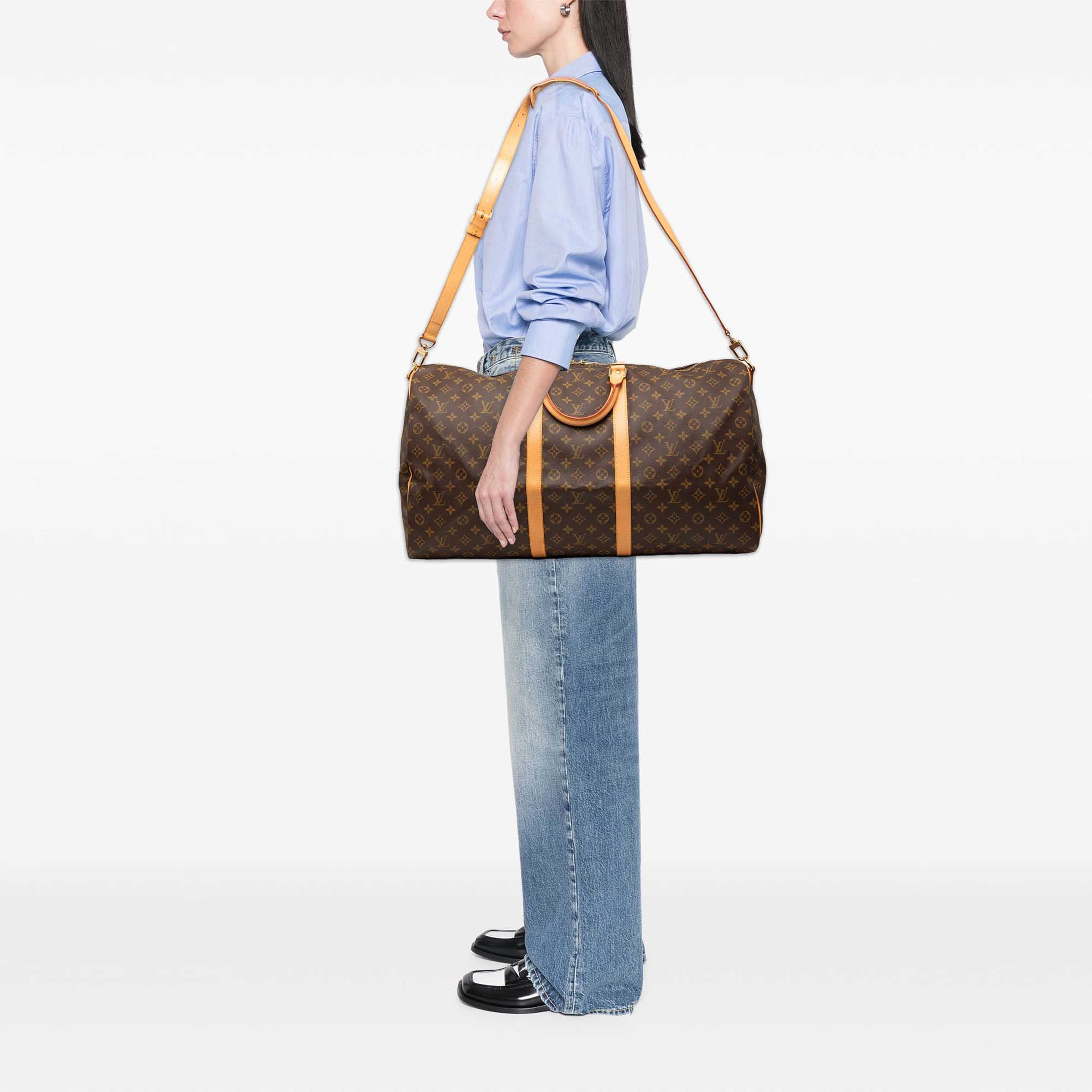 Louis Vuitton Monogram Keepall Bandouliere 60, från Luxclusif, i färgen brun. Klicka för att öppna bilden i stort format