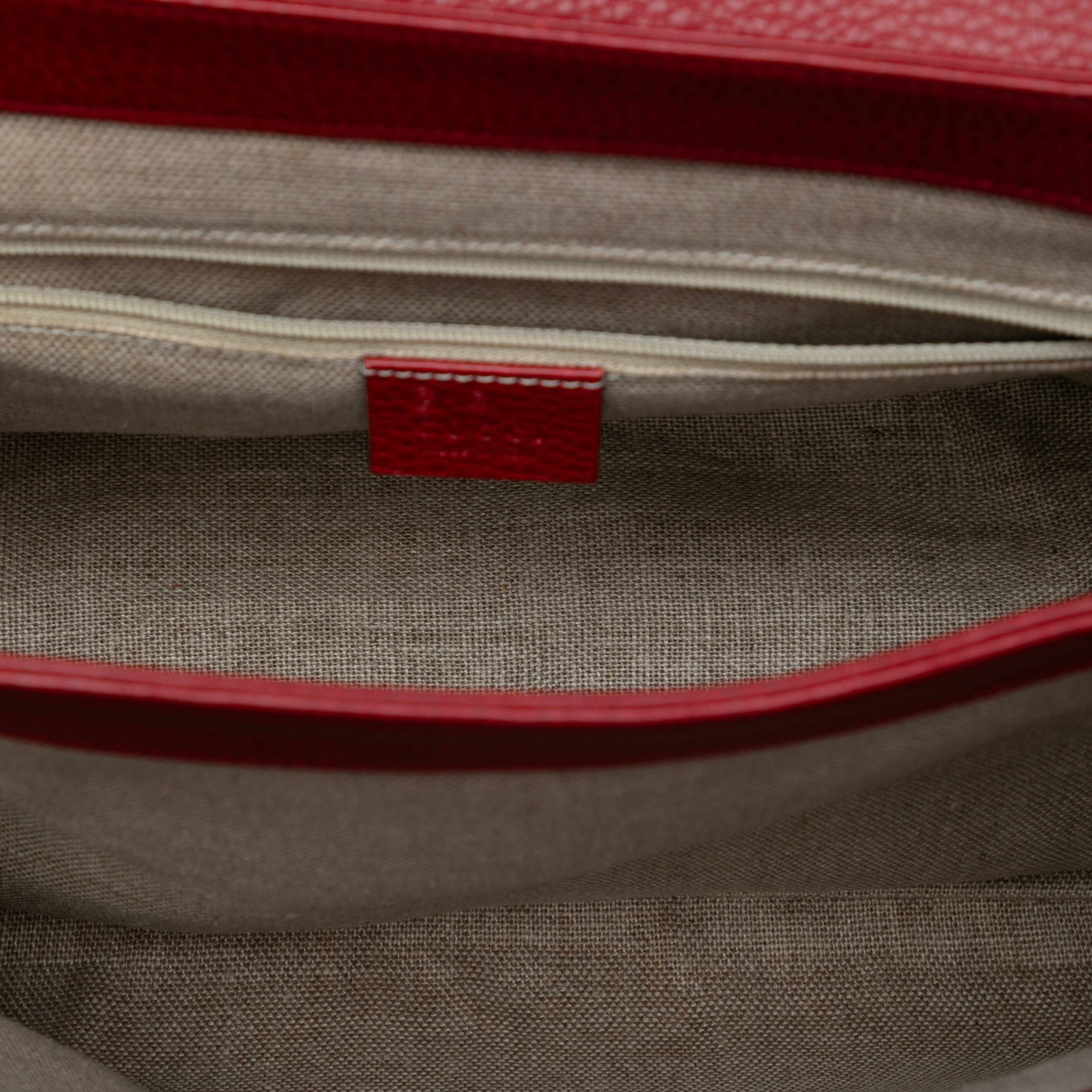 Gucci Medium Dollar Calf Interlocking G Satchel, från Luxclusif, i färgen red. Klicka för att öppna bilden i stort format