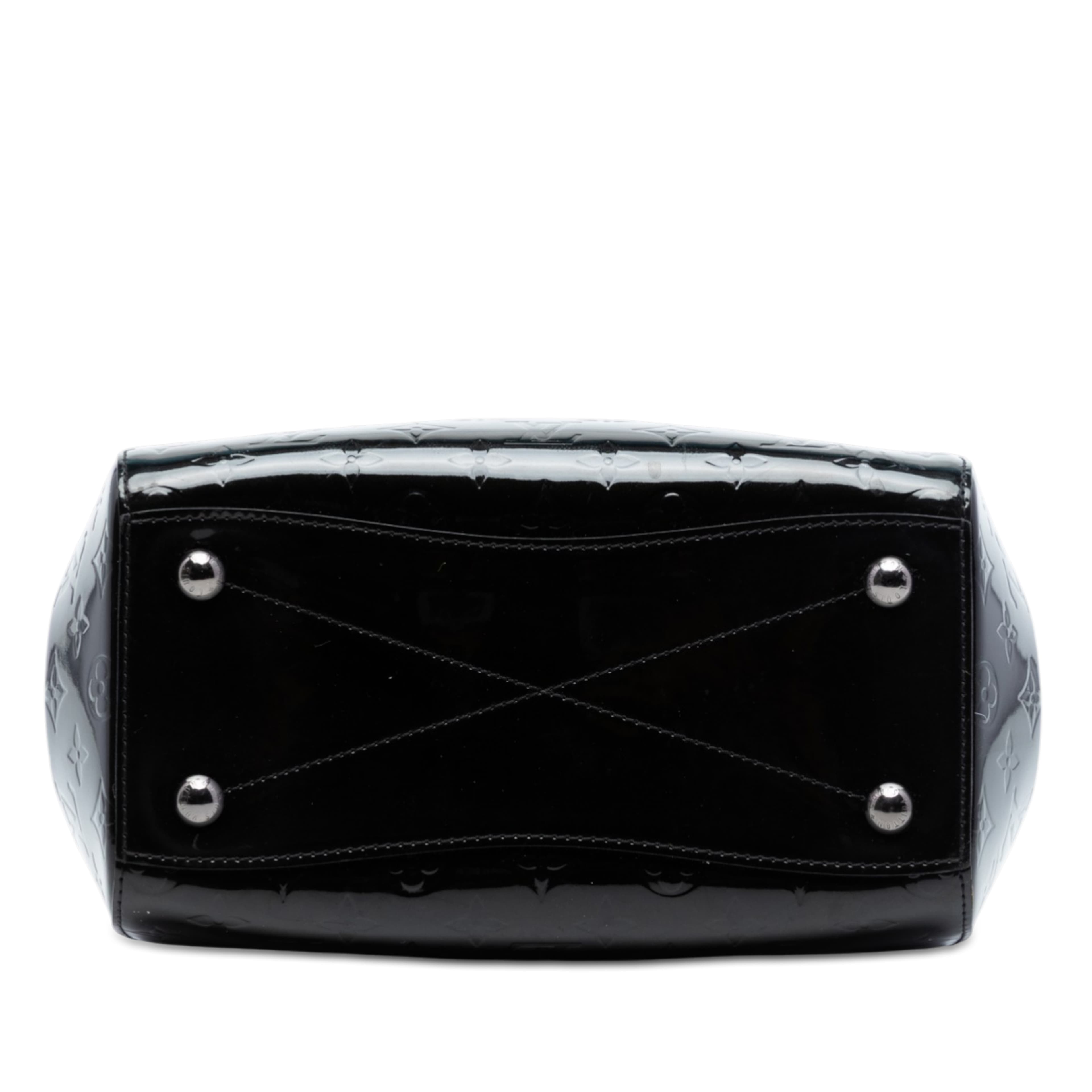 Louis Vuitton Monogram Vernis Montana, från Luxclusif, i färgen black. Klicka för att öppna bilden i stort format