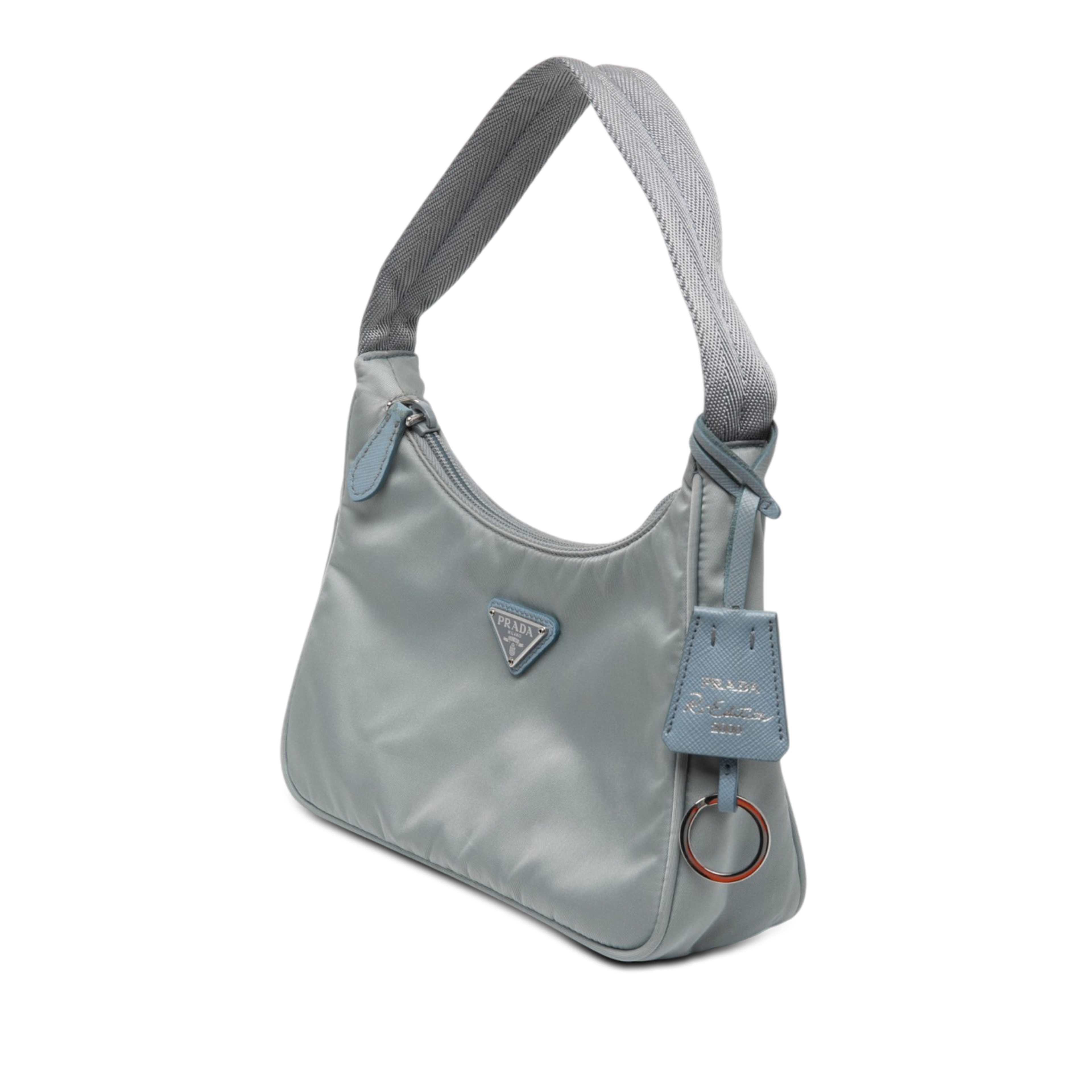 Prada Mini Tessuto Re Edition 2000 Shoulder Bag, från Luxclusif, i färgen blå. Klicka för att öppna bilden i stort format