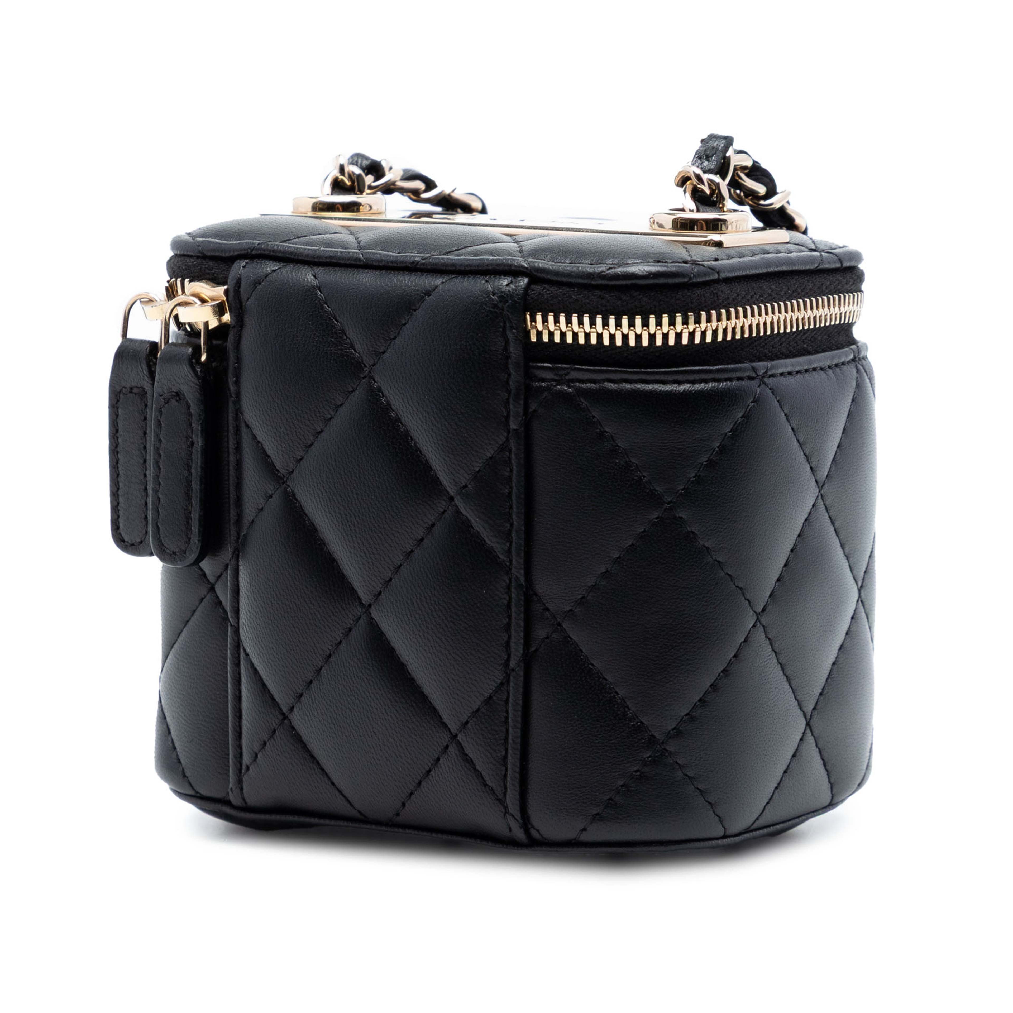 Chanel Mini Quilted Lambskin Trendy Cc Vanity Case, från Luxclusif, i färgen svart. Klicka för att öppna bilden i stort format