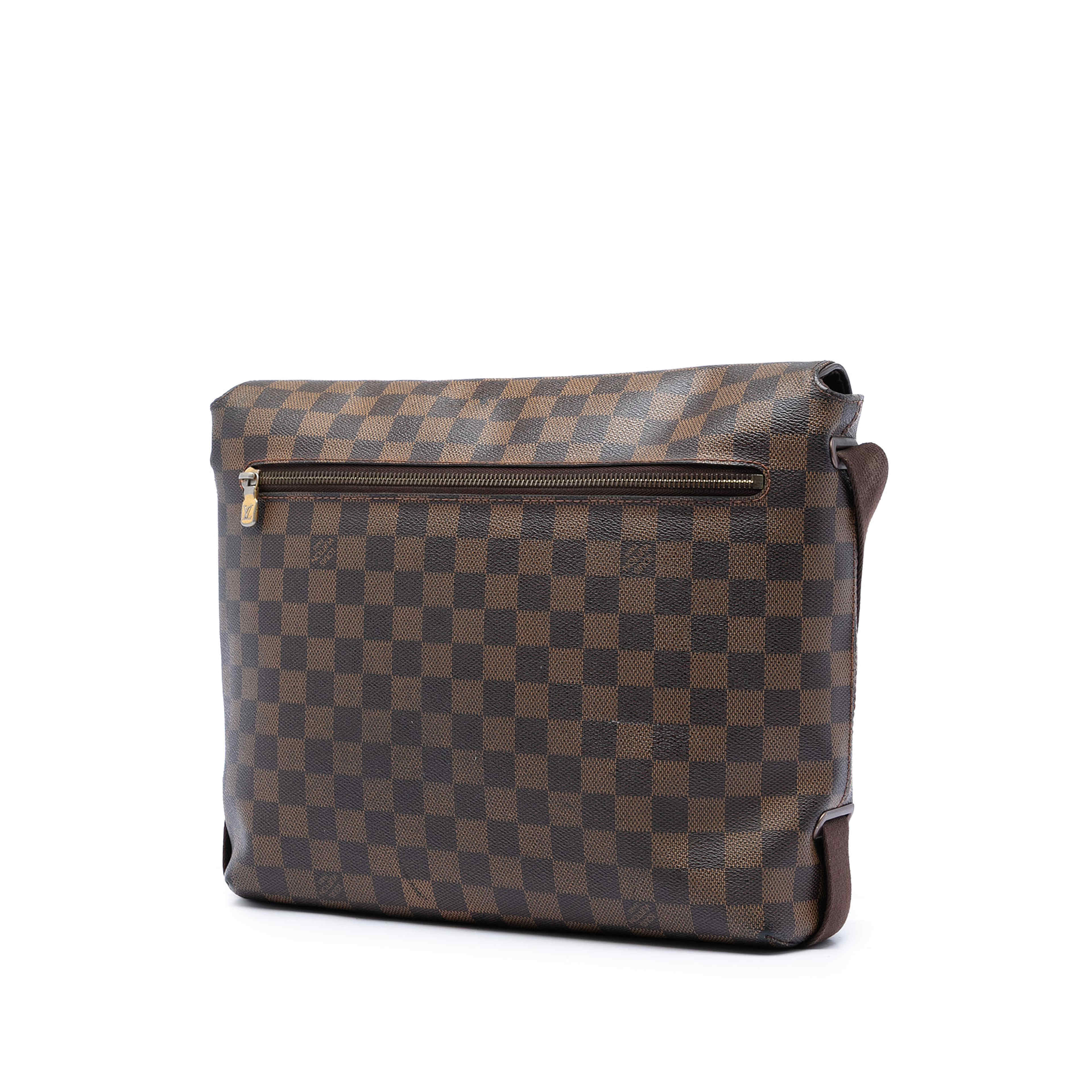 Louis Vuitton Damier Ebene Brooklyn Mm, från Luxclusif, i färgen brun. Klicka för att öppna bilden i stort format