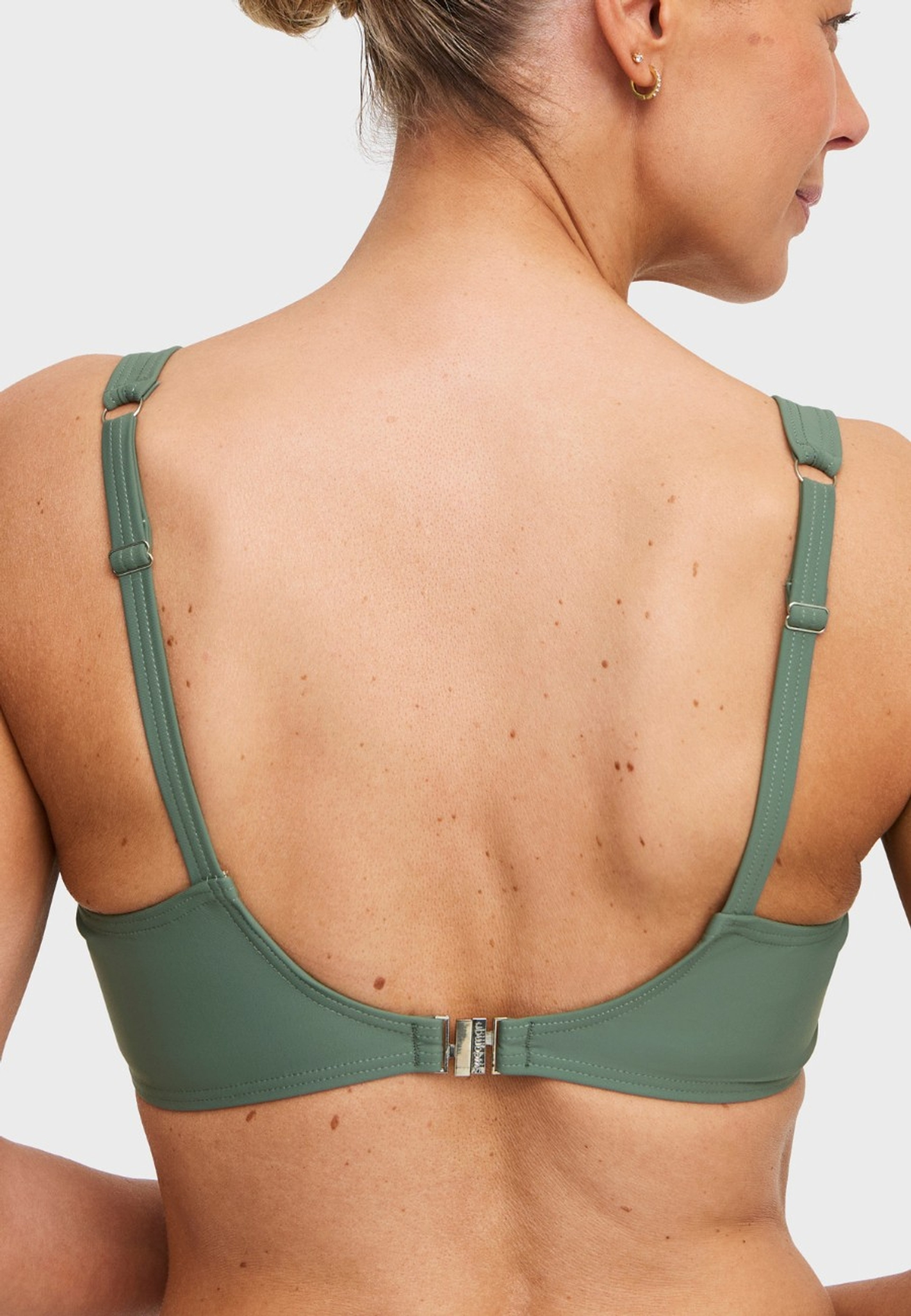 Malta Excellent Bikini-bh, från Swegmark, i färgen olive green. Klicka för att öppna bilden i stort format