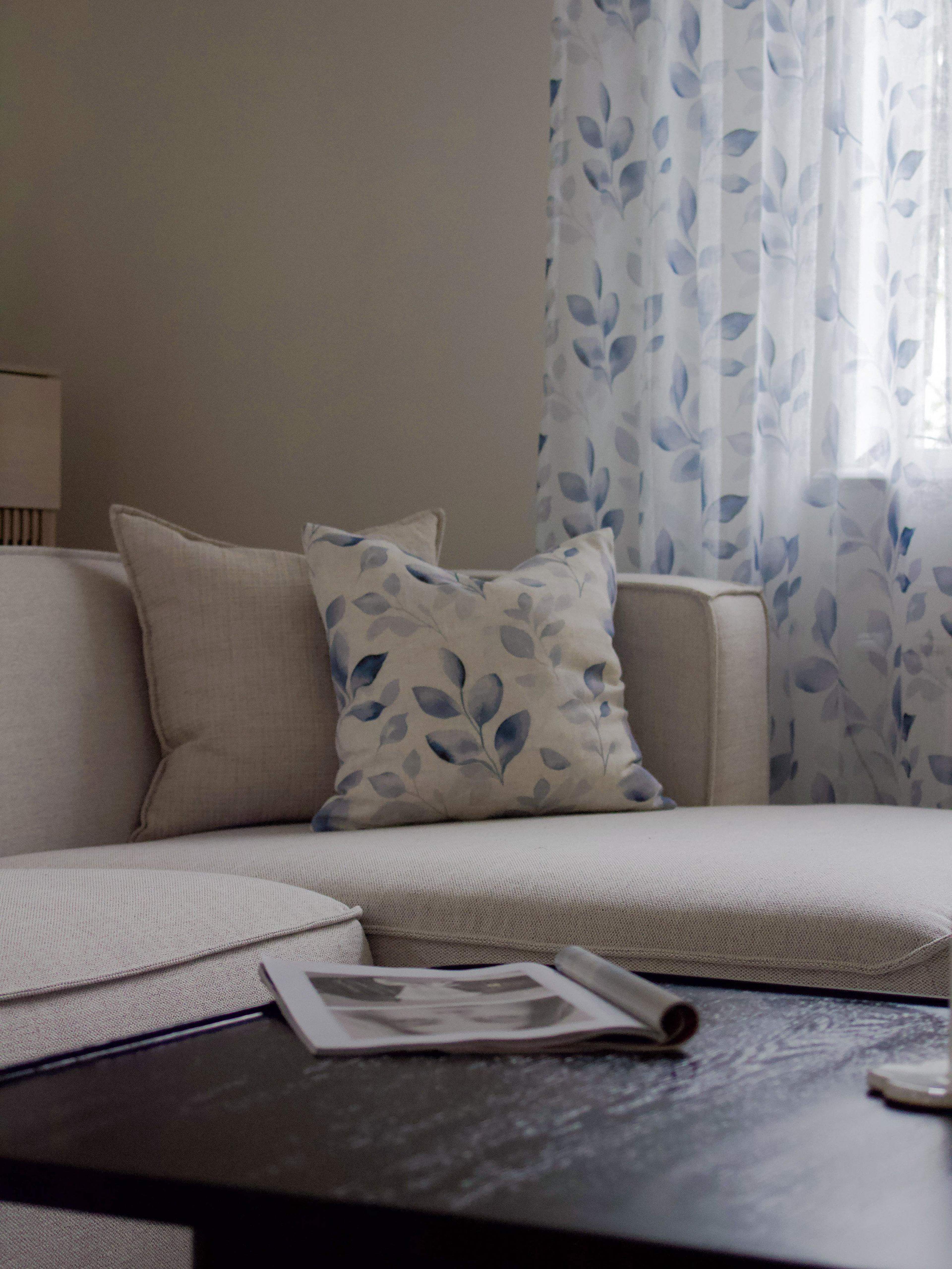 Silje Gardin 2p, från Svanefors, i färgen blå. Klicka för att öppna bilden i stort format